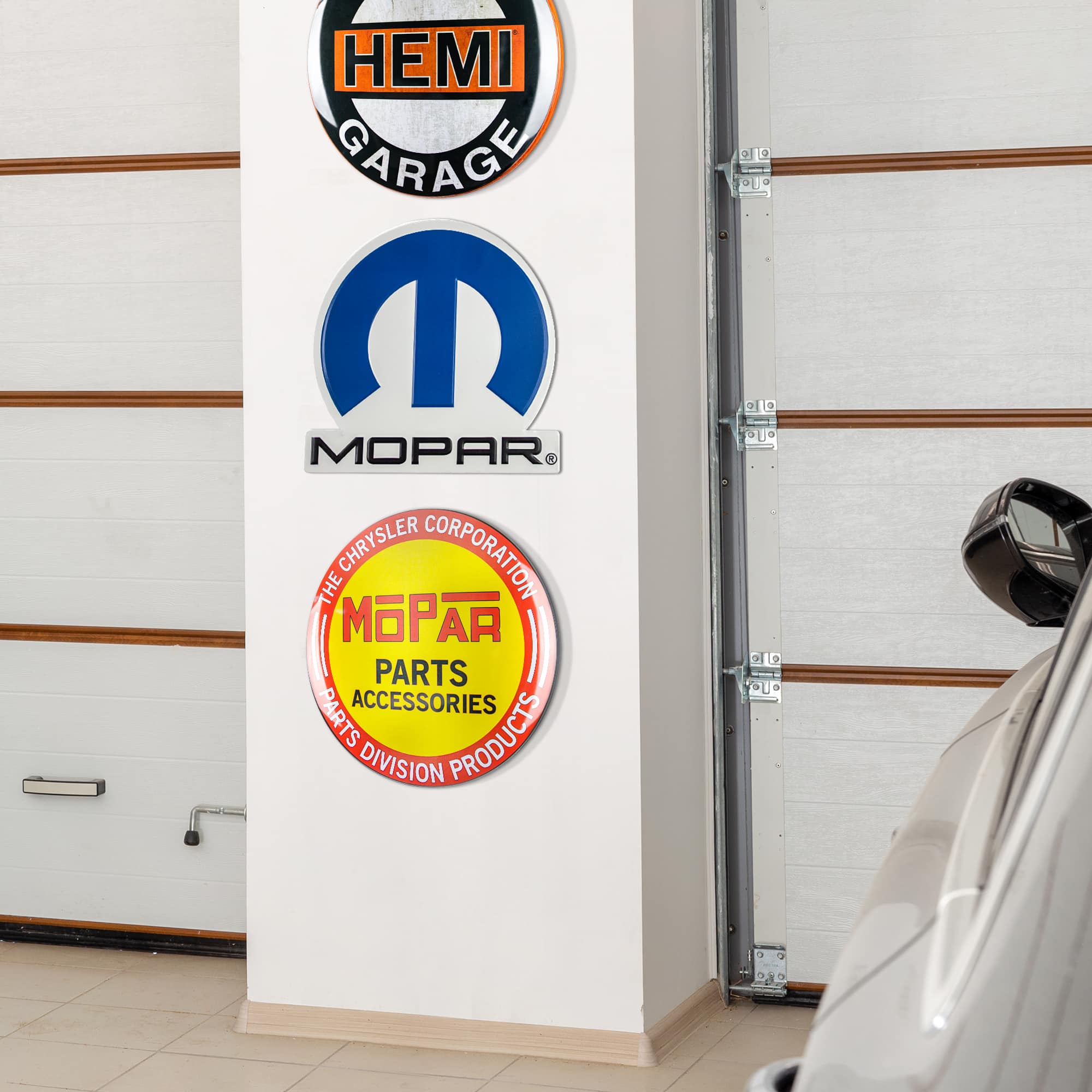 American Art D&#xE9;cor&#x2122; 16.25&#x22; Mopar&#xAE; Logo Embossed Metal Sign