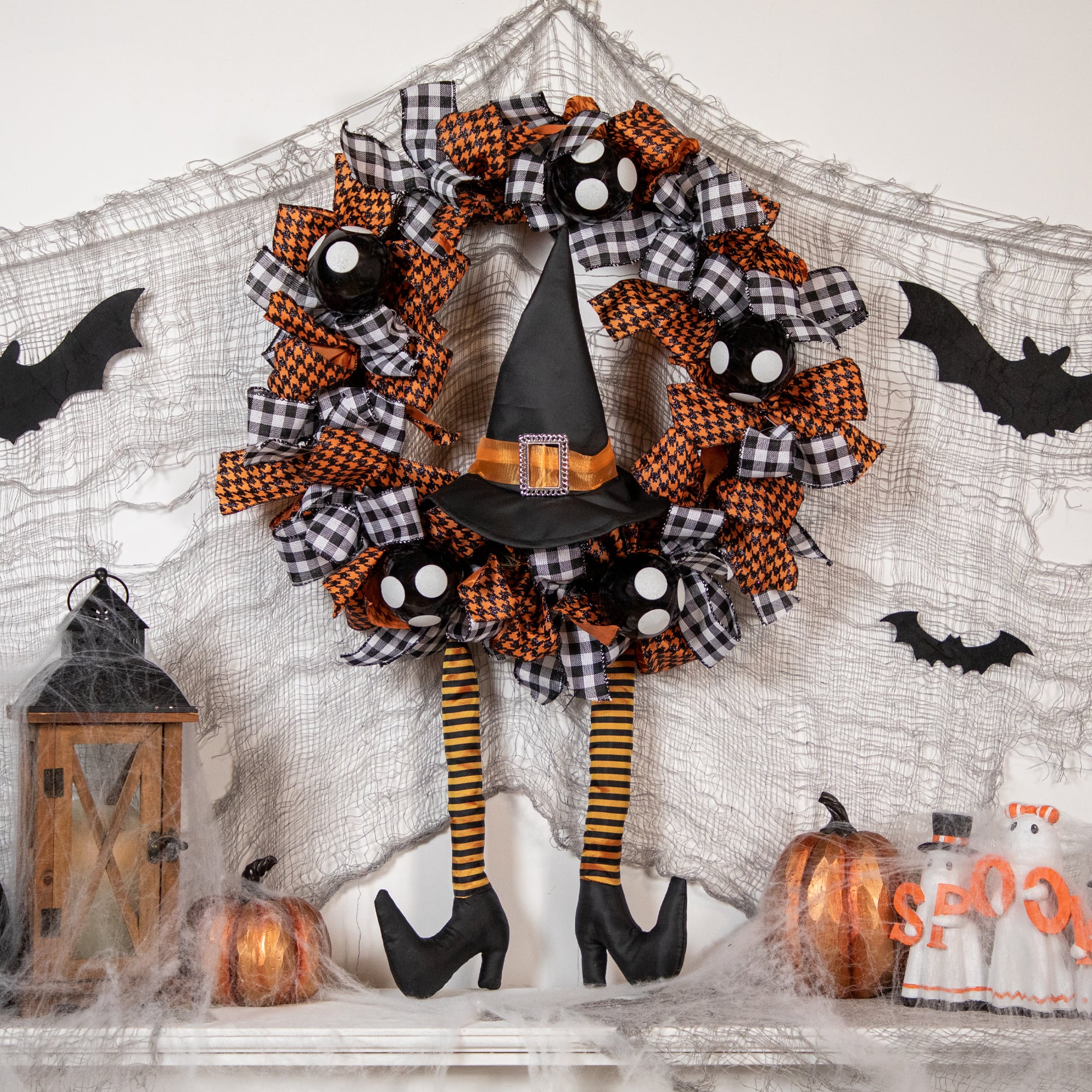 24&#x27;&#x27; Unlit Orange and Black Witch with Bows Halloween Wreath