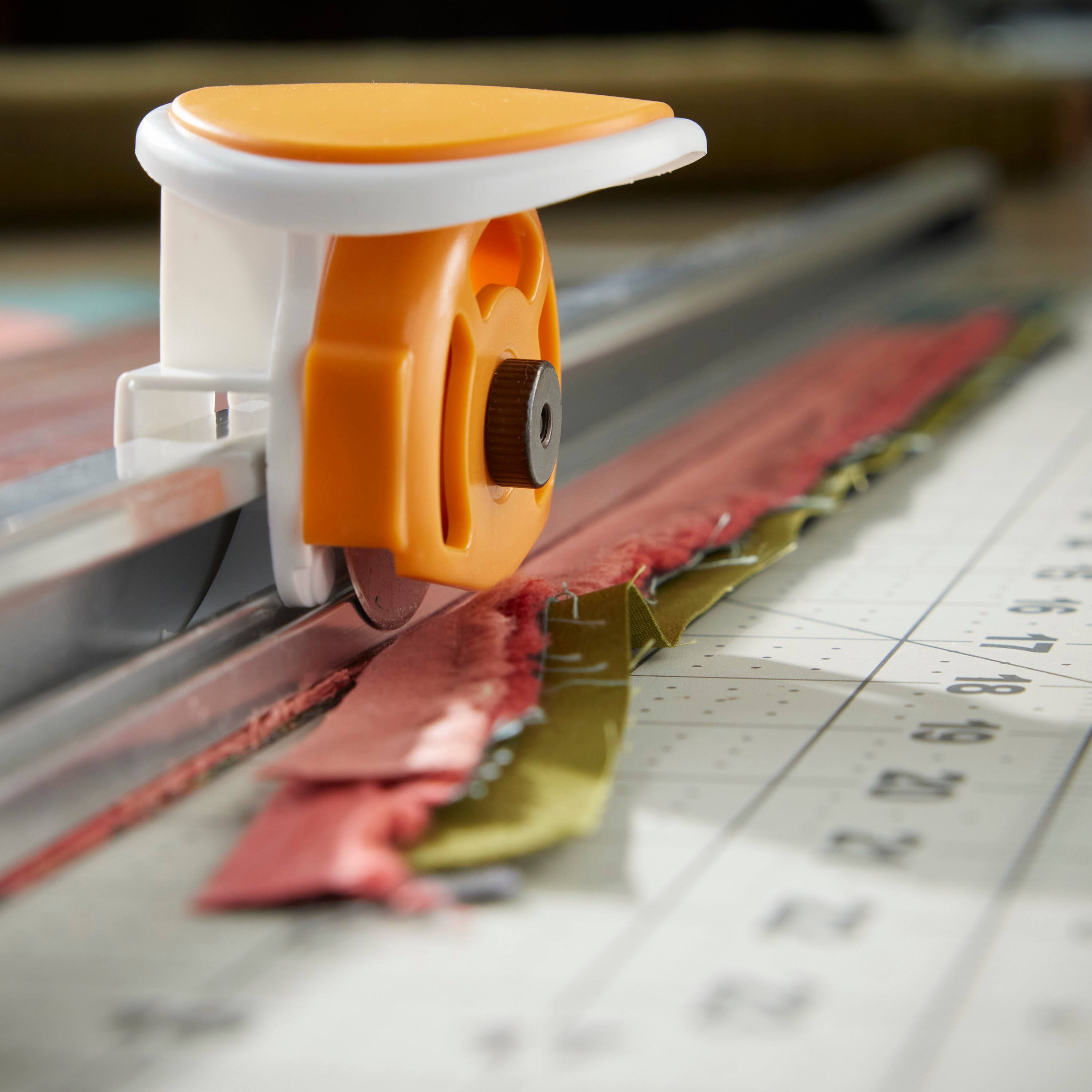 Fiskars&#xAE; Rotary Cutter &#x26; Ruler Combo Tool