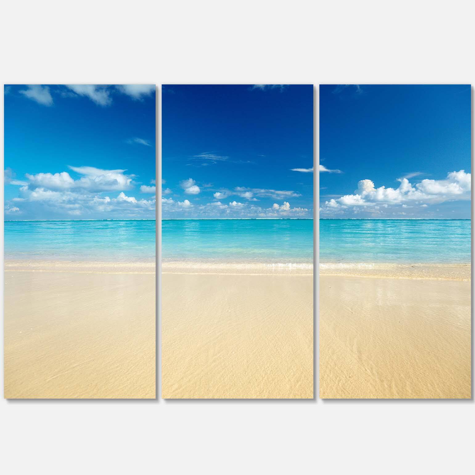Designart - Sand of Beach in Calm Caribbean Shore - Modern Seascape Canvas Artwork