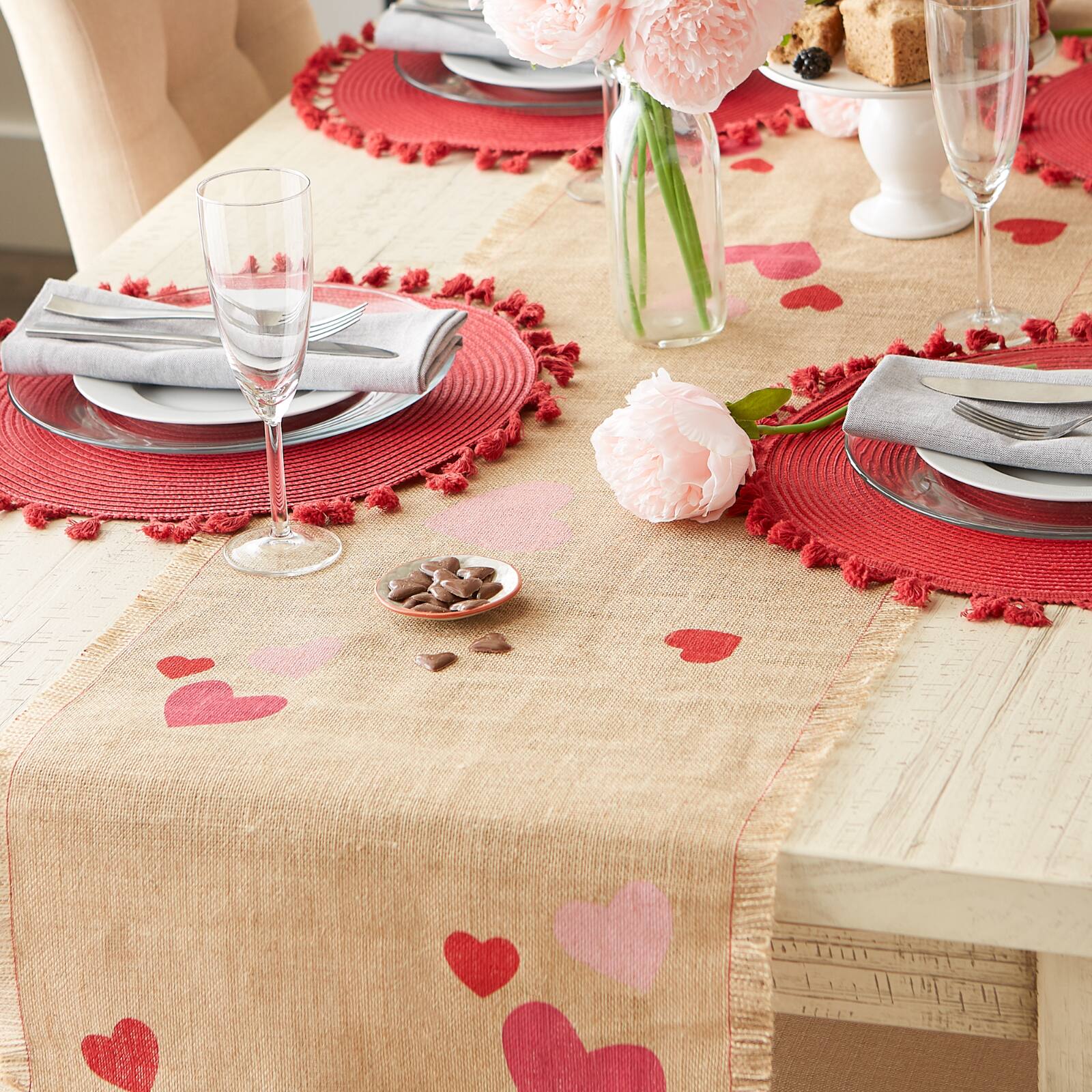 DII&#xAE; 74&#x22; Hearts Printed Jute Table Runner