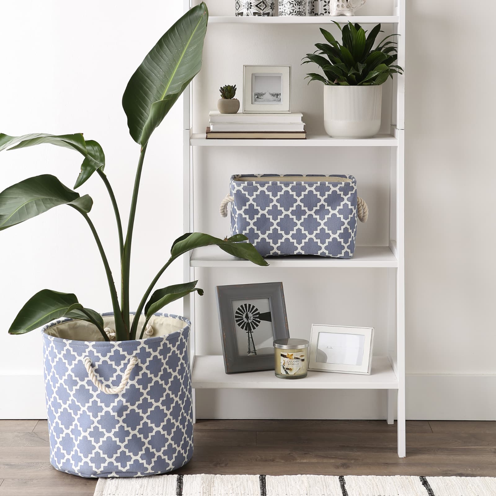 DII® Small Rectangle Lattice Polyester Bin