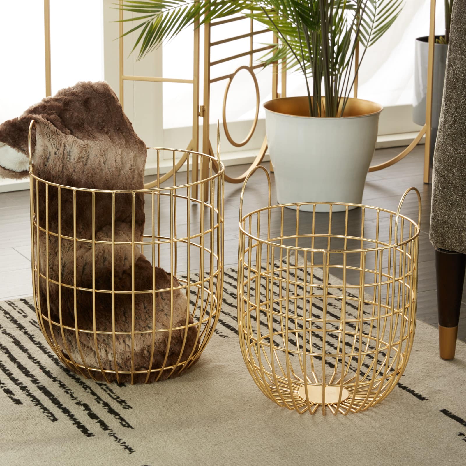 Set of 2 Gold Iron Contemporary Storage Baskets, 17&#x22; x 11&#x22; x 11&#x22;