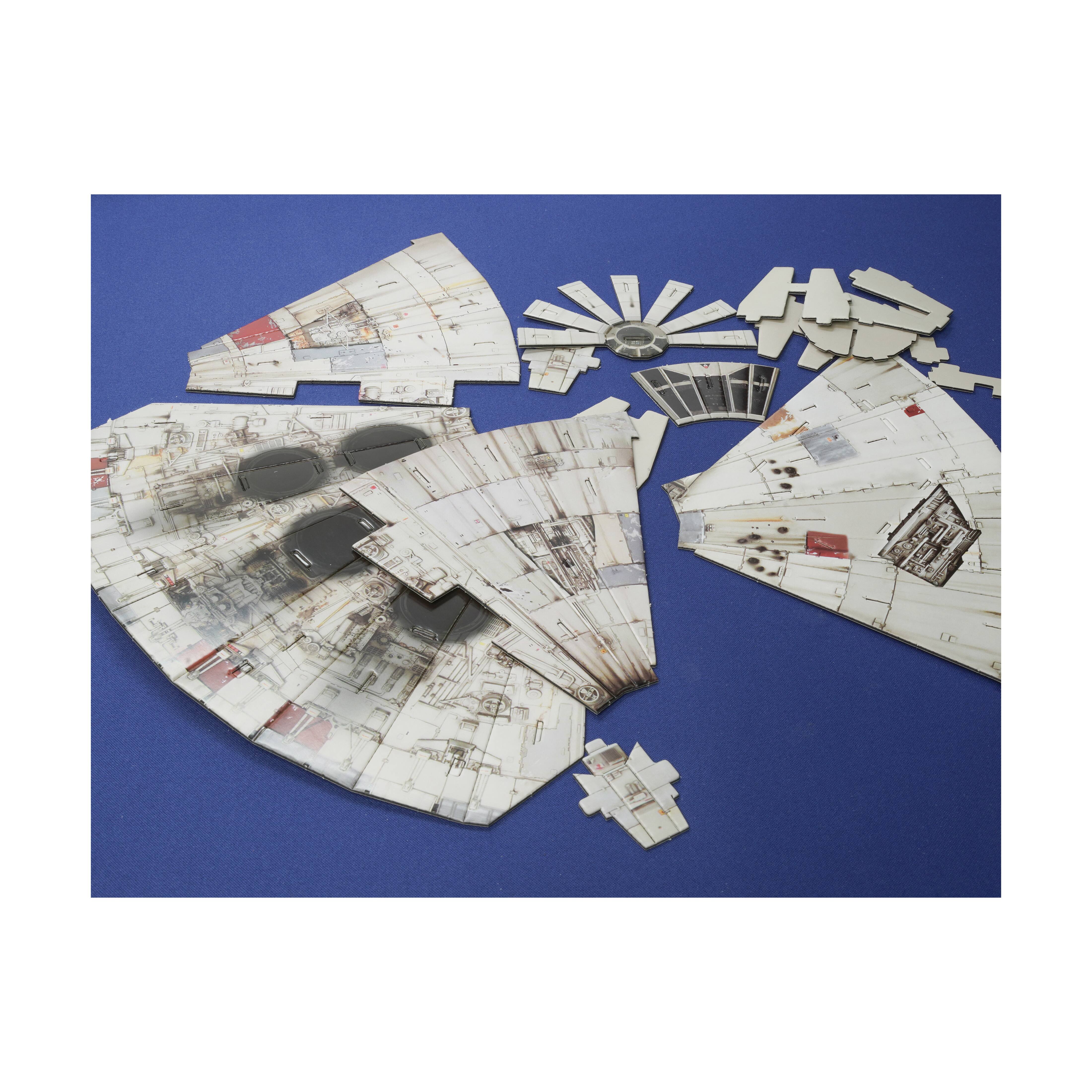 Star Wars - Millennium Falcon Paper Model Kit: 216 Pcs