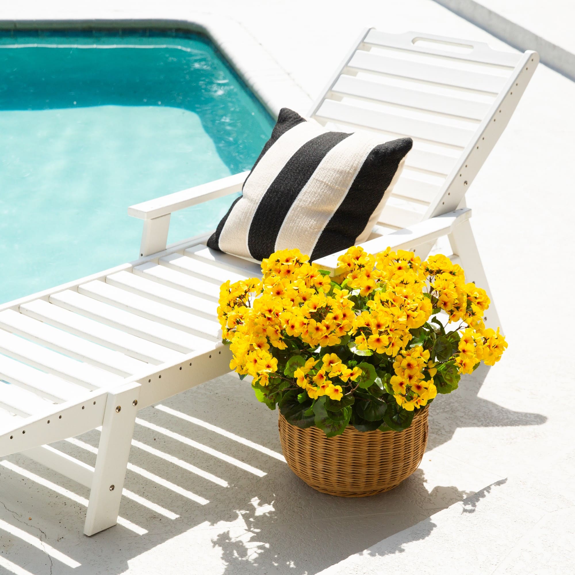 19" UV Resistant Artificial Geranium Bush (Indoor/Outdoor) - Set of 3