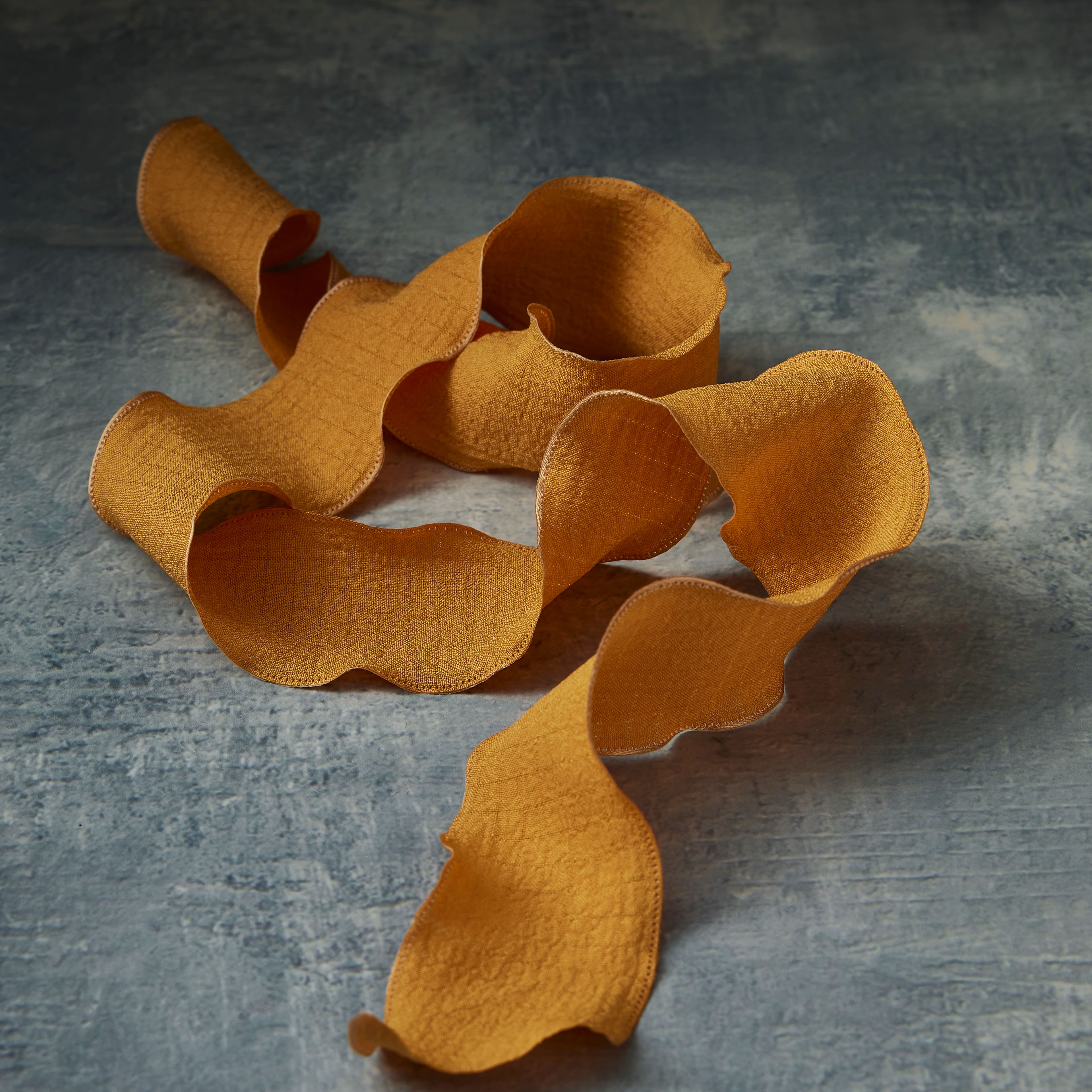 Ruban jaune à bords volants de 3,8 cm x 2,7 m Classique de Celebrate It