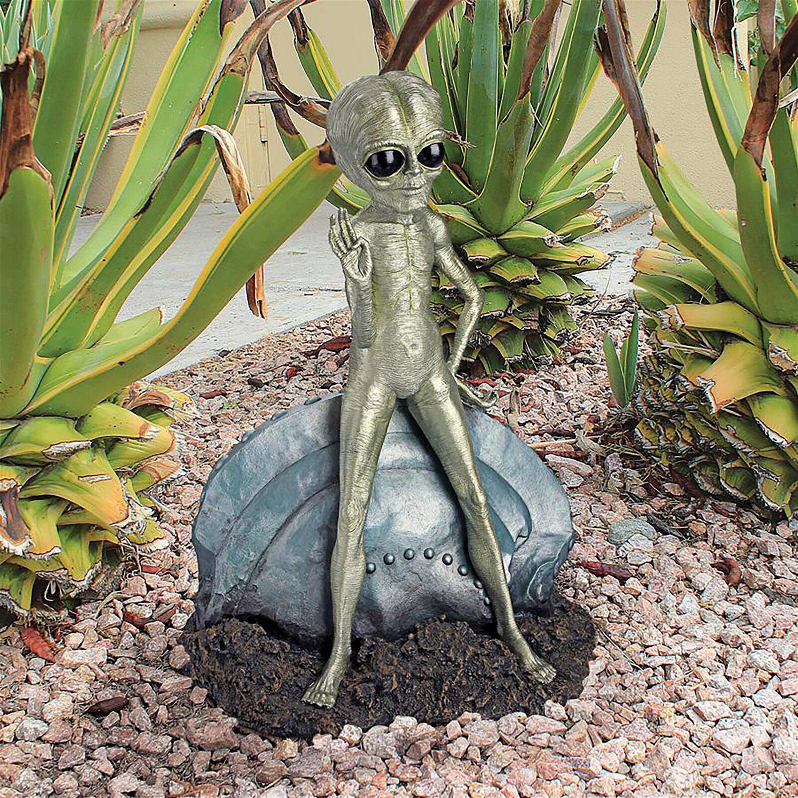 Design Toscano Roswell, the Alien Sculpture