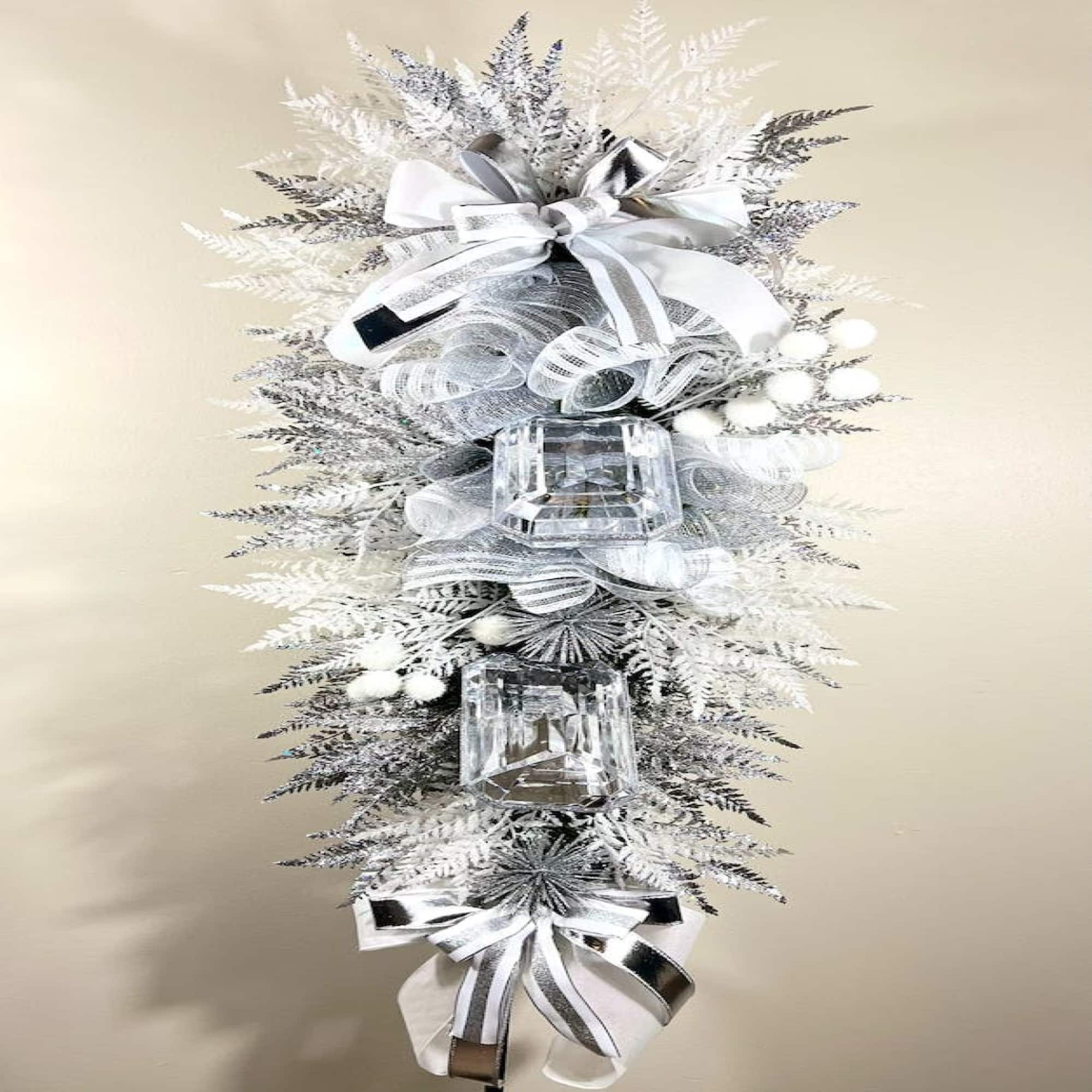 3.5ft. Canadian Pine Teardrop Swag