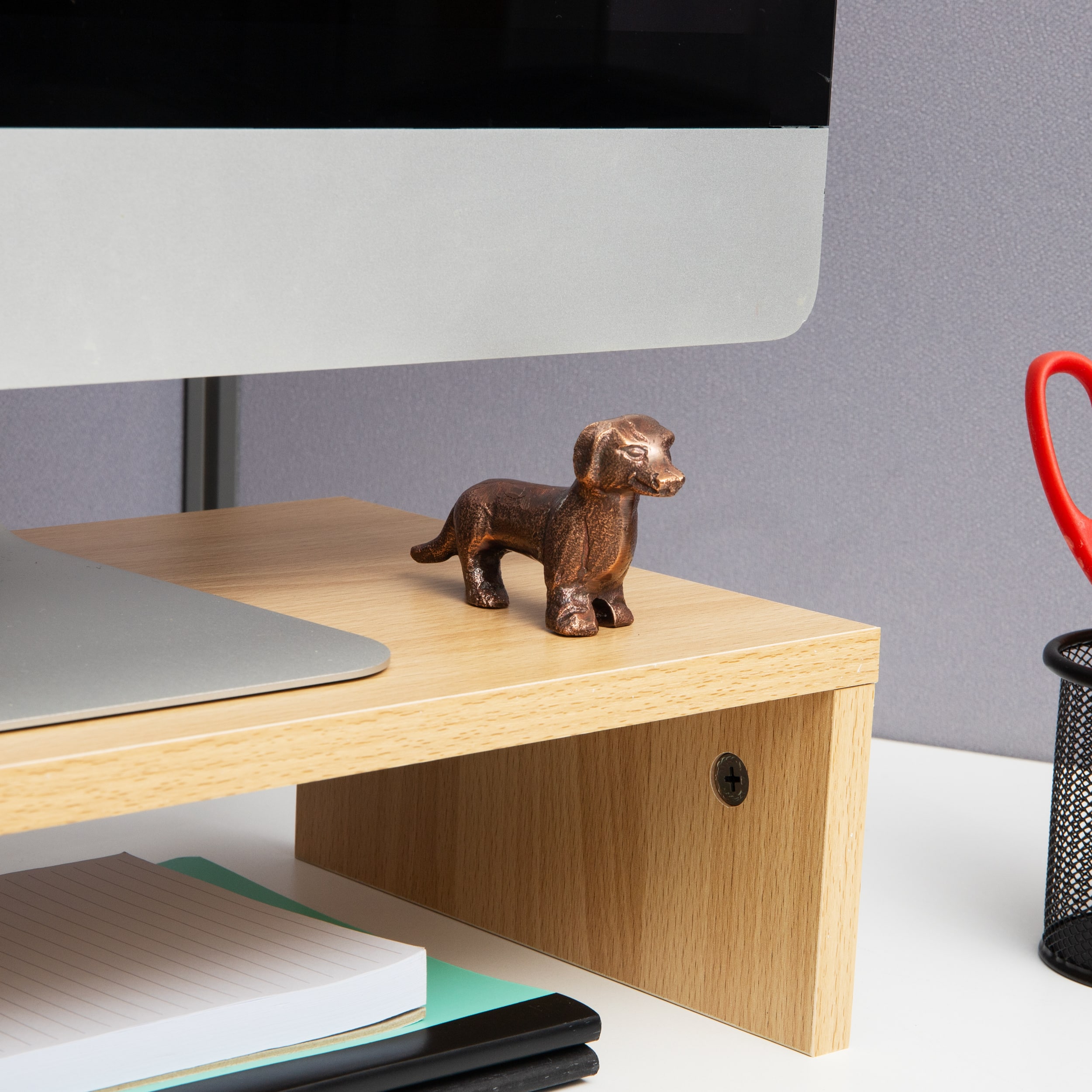 Mind Reader Dachshund Figurine Antique Brass Finish