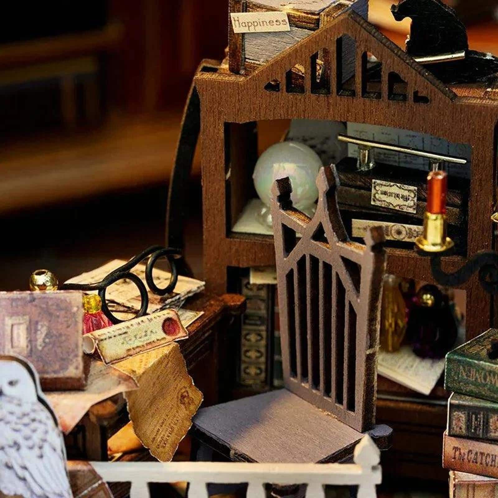 Wizardi Magic House Miniature Dollhouse Roombox Kit