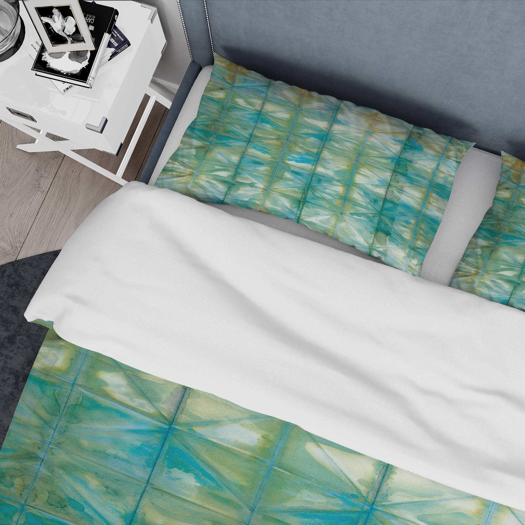 Designart &#x27;Blue diamonds minimal geometric I&#x27; Geometric Bedding Set - Duvet Cover &#x26; Shams