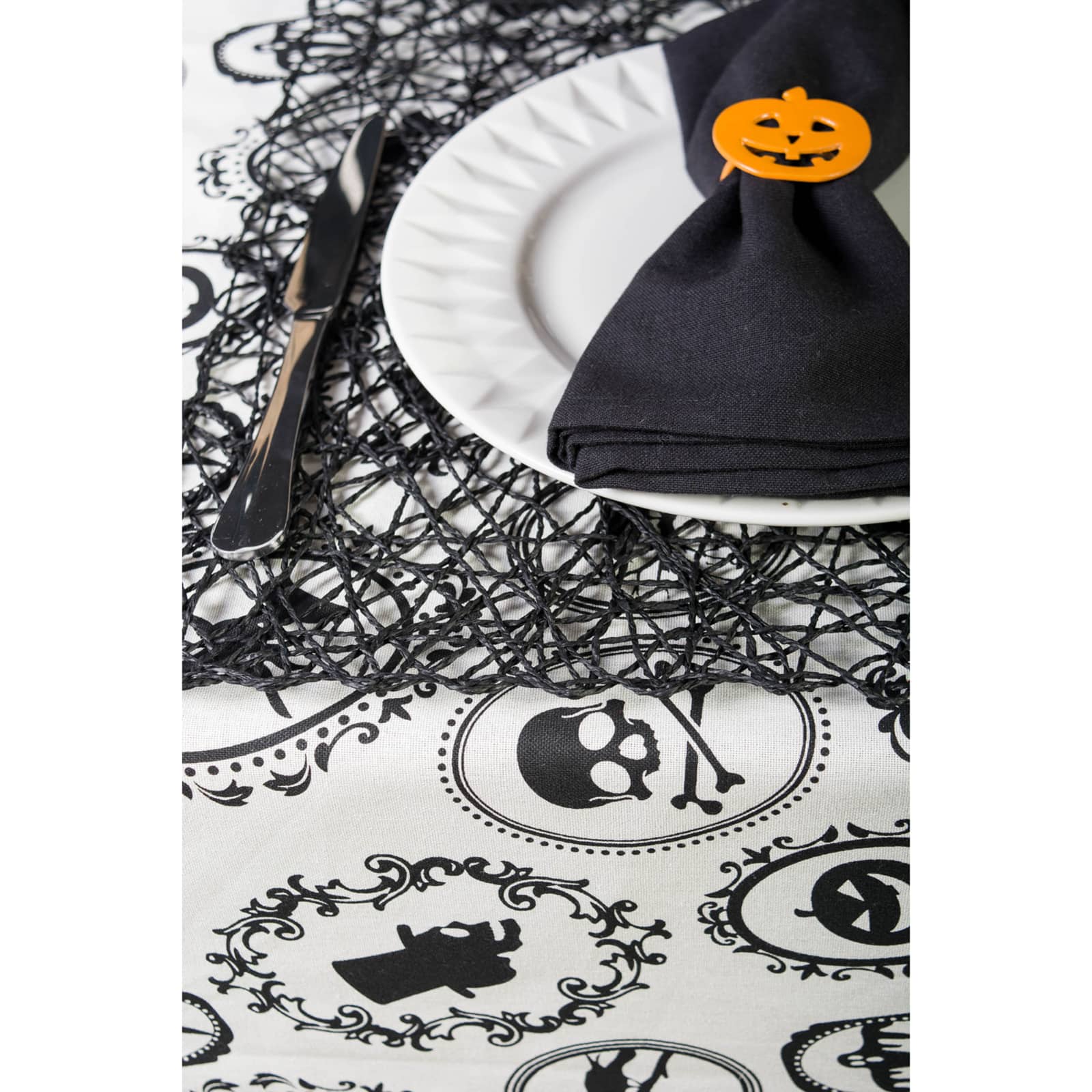 DII&#xAE; 70&#x22; Halloween Portrait Tablecloth
