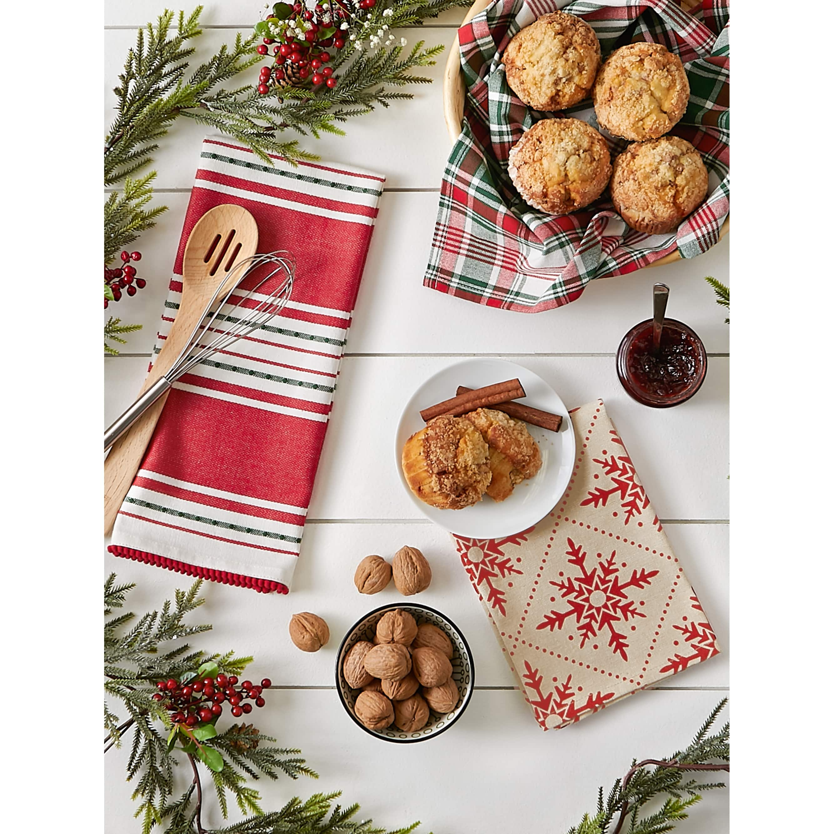 DII&#xAE; Assorted Scandinavian Snowflakes Dishtowel Set