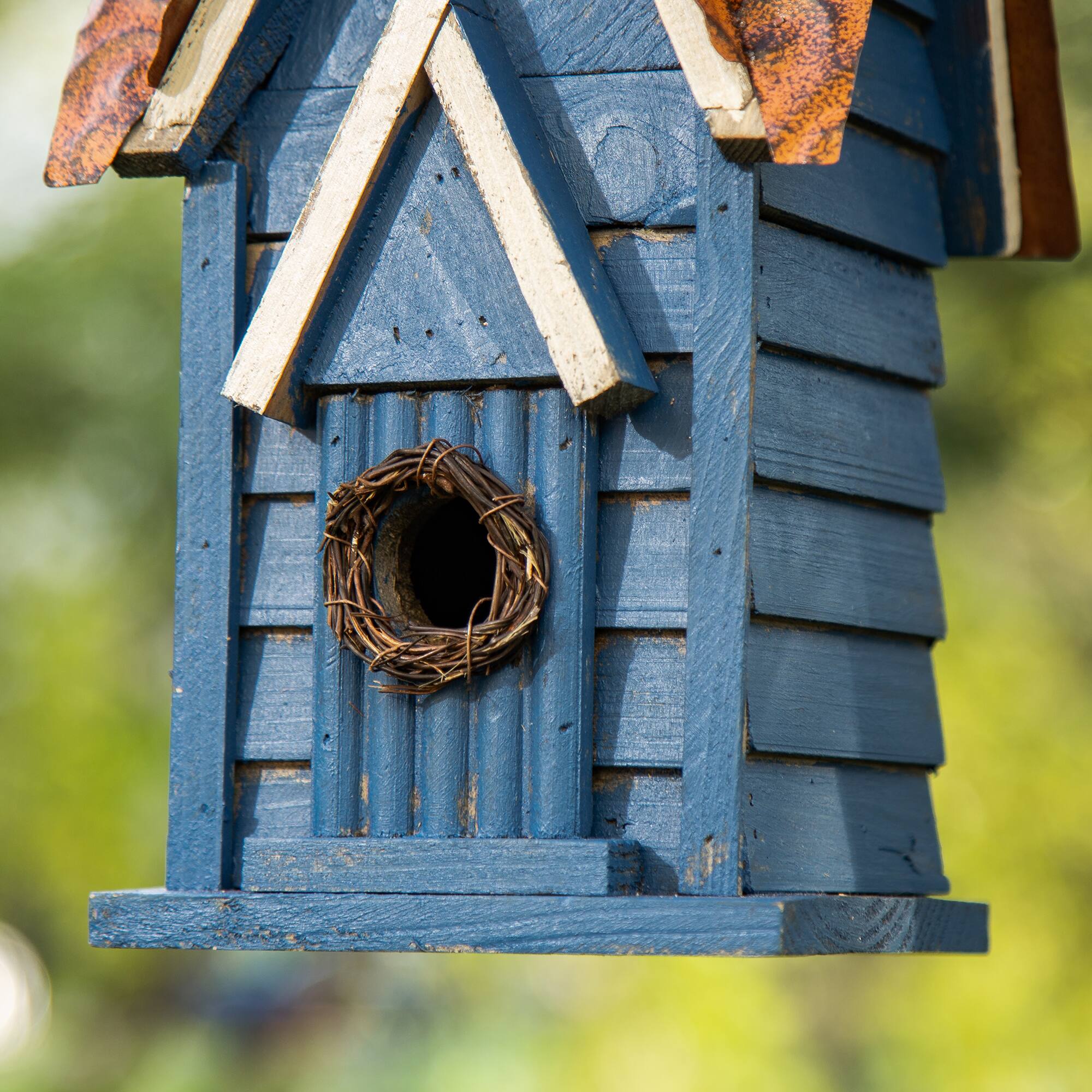 Glitzhome&#xAE; 12&#x22; Retro Blue Distressed Cottage Birdhouse