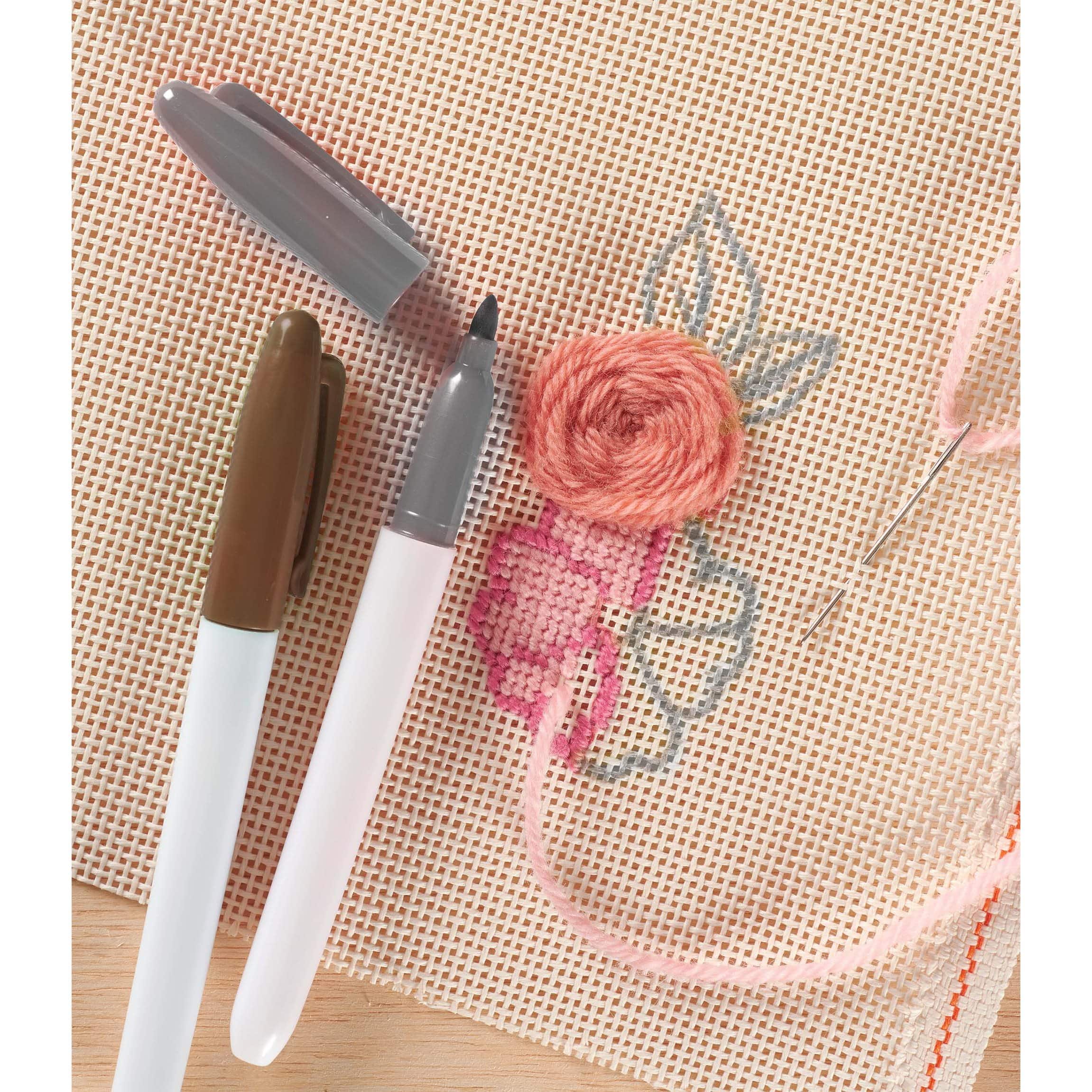 Leisure Arts&#xAE; 3 Color Stitchery Fabric Marker Set
