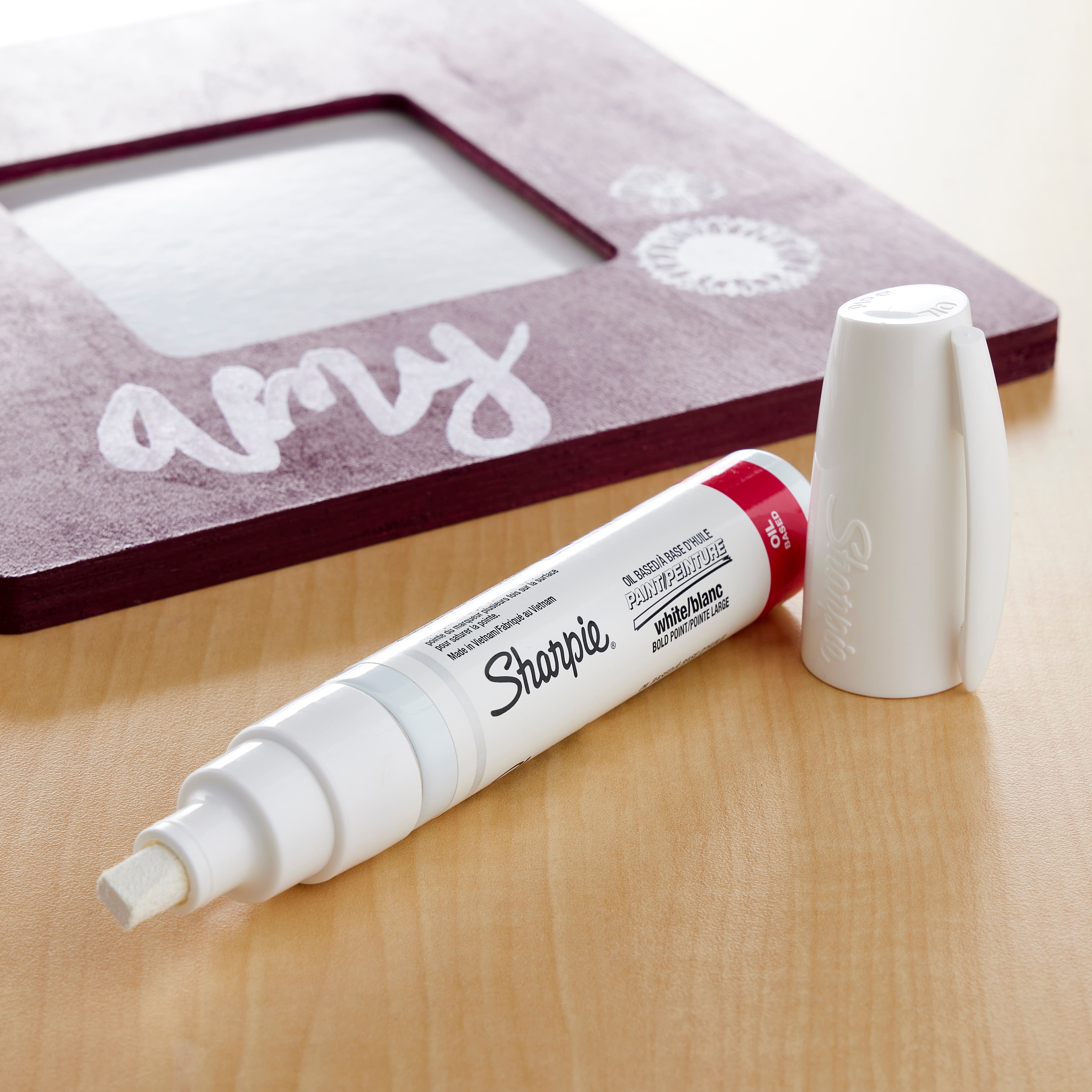 Sharpie White Colored Medium Line Paint Marker (2107614) - Kara Company,  Inc.