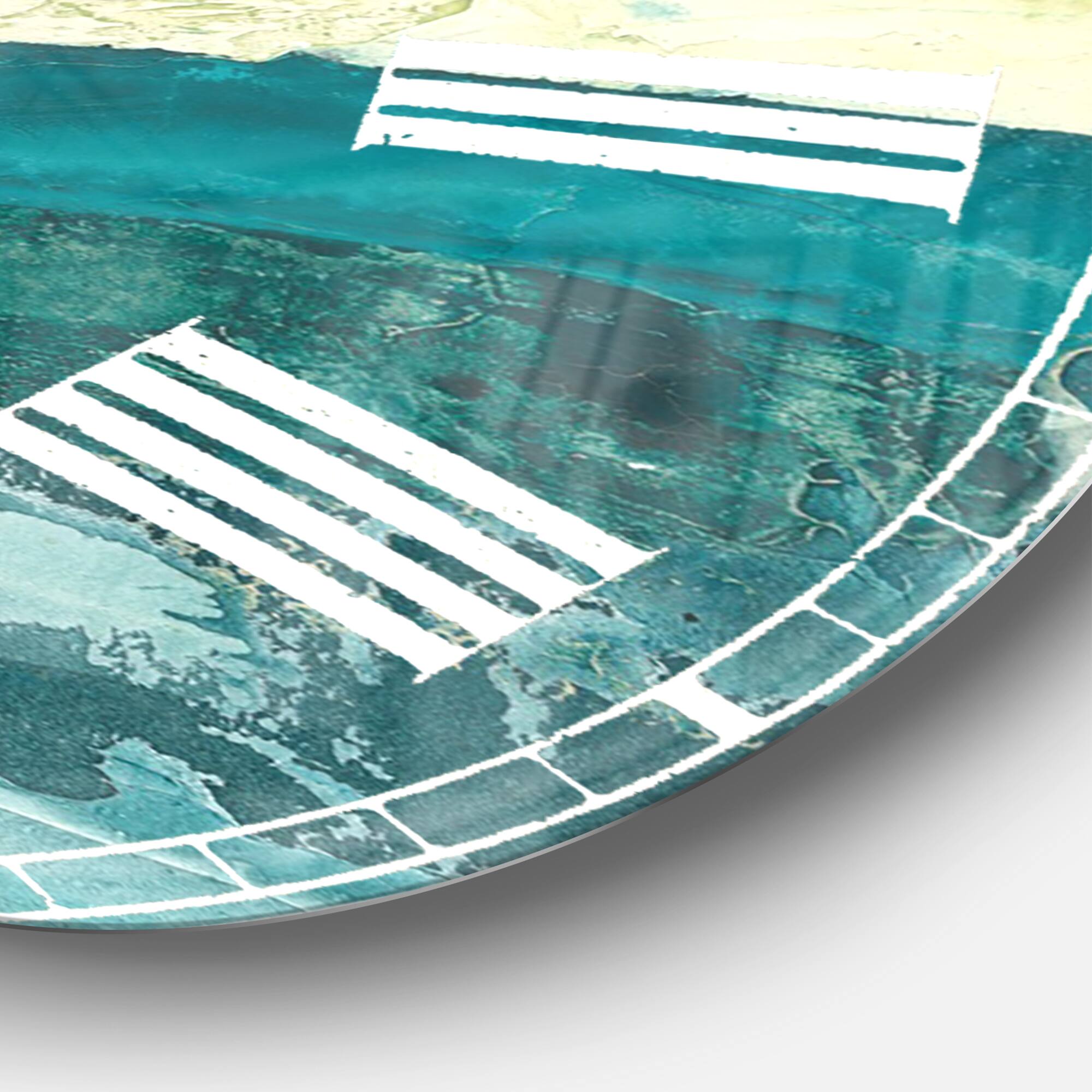 Designart 'Beyond The Horizon I Traditional Wall Clock