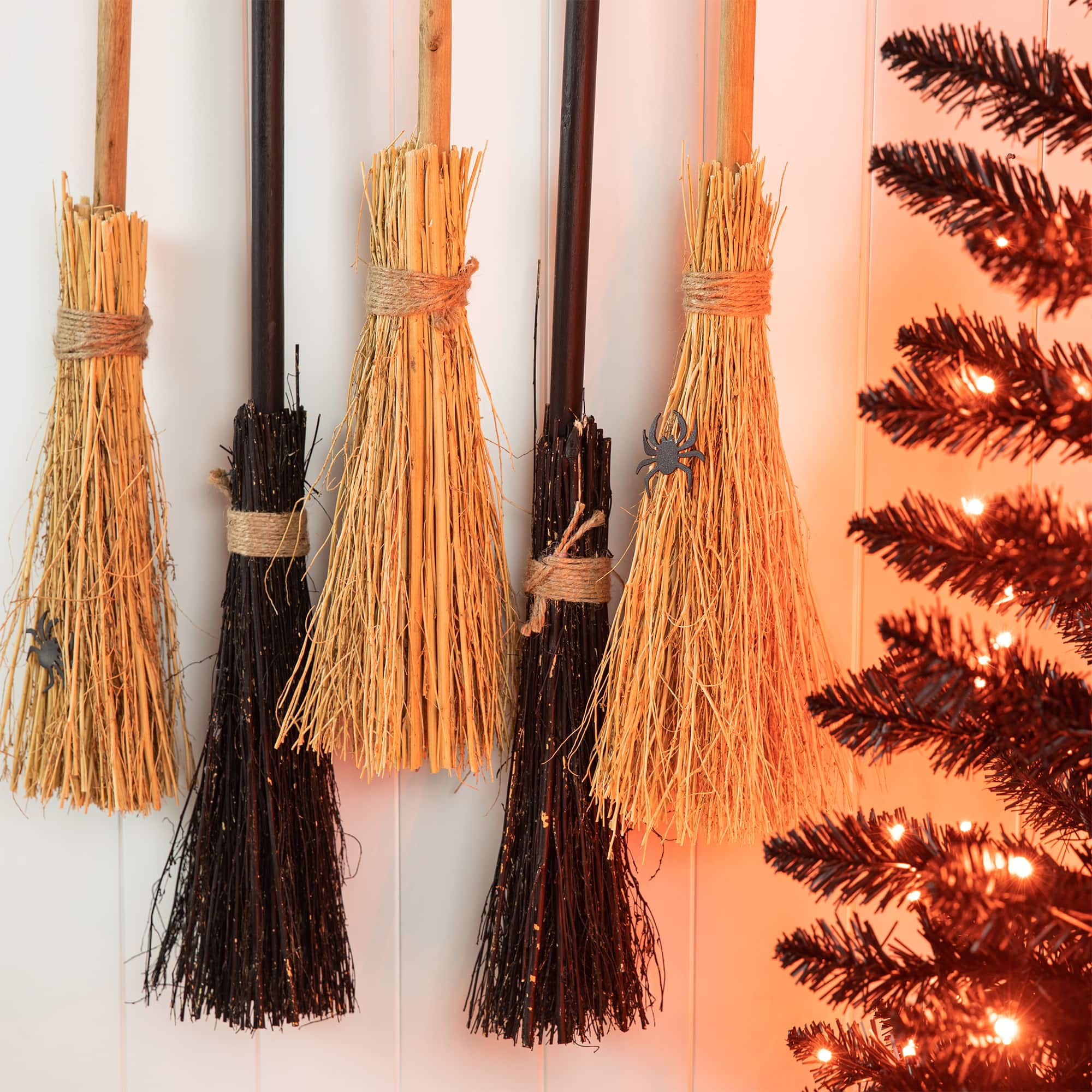 Glitzhome&#xAE; 42&#x22; Halloween Wood Brooms Parking Porch D&#xE9;cor