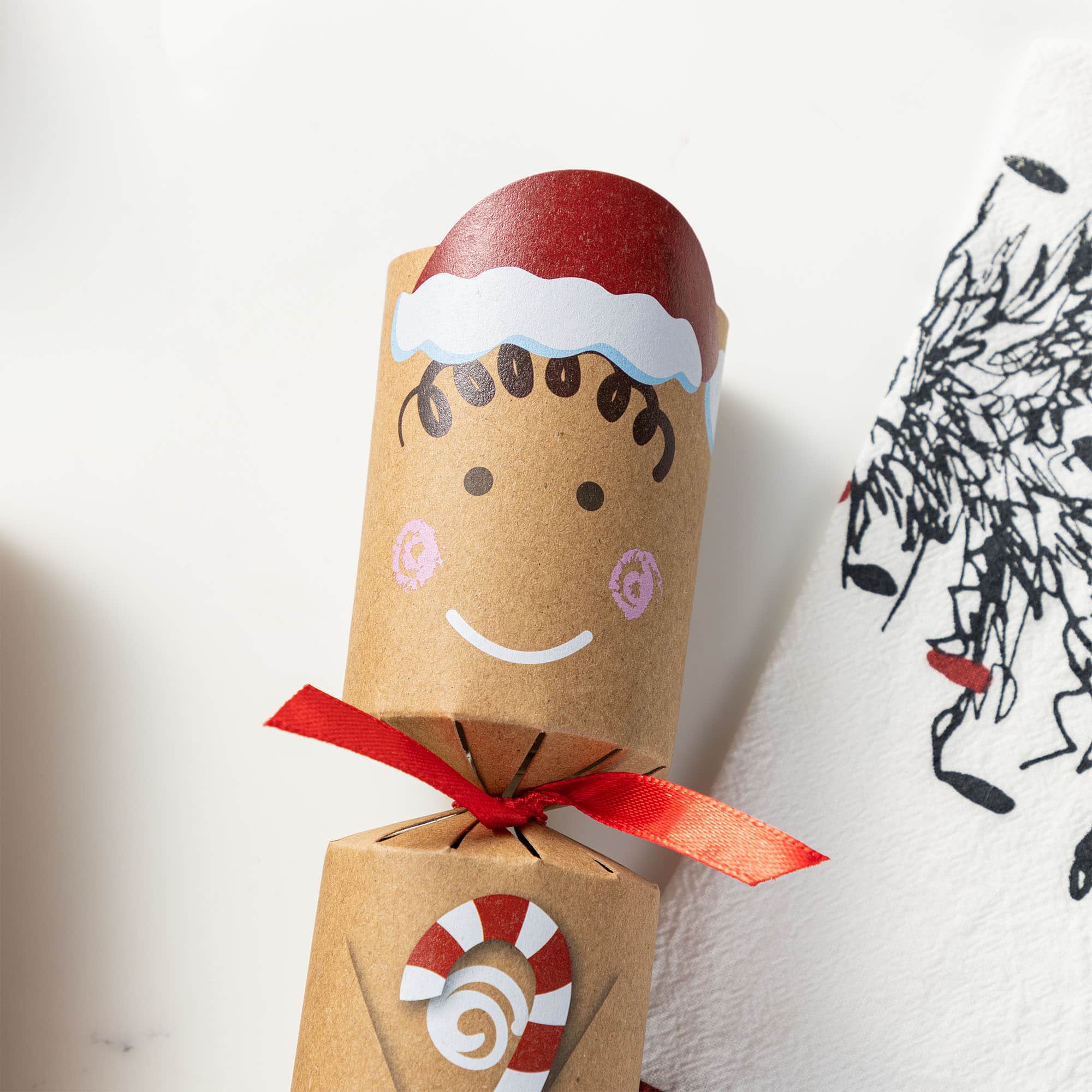 Glitzhome&#xAE; 8PK 2&#x22;D x 12&#x22;H Gingerbread Man Christmas Party Crackers with Gift Contents