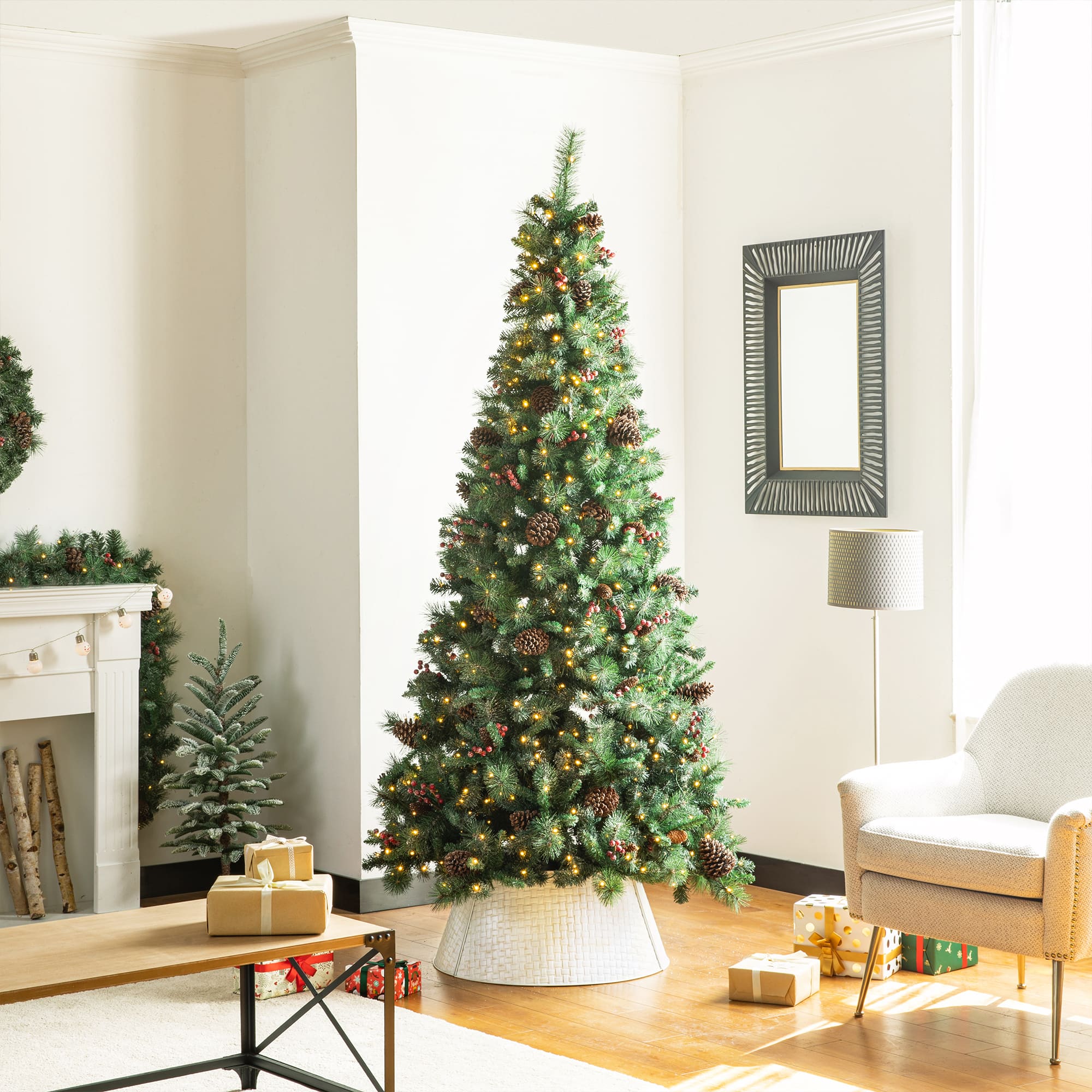 Glitzhome® Washed White 26" Woven Metal Tree Collar