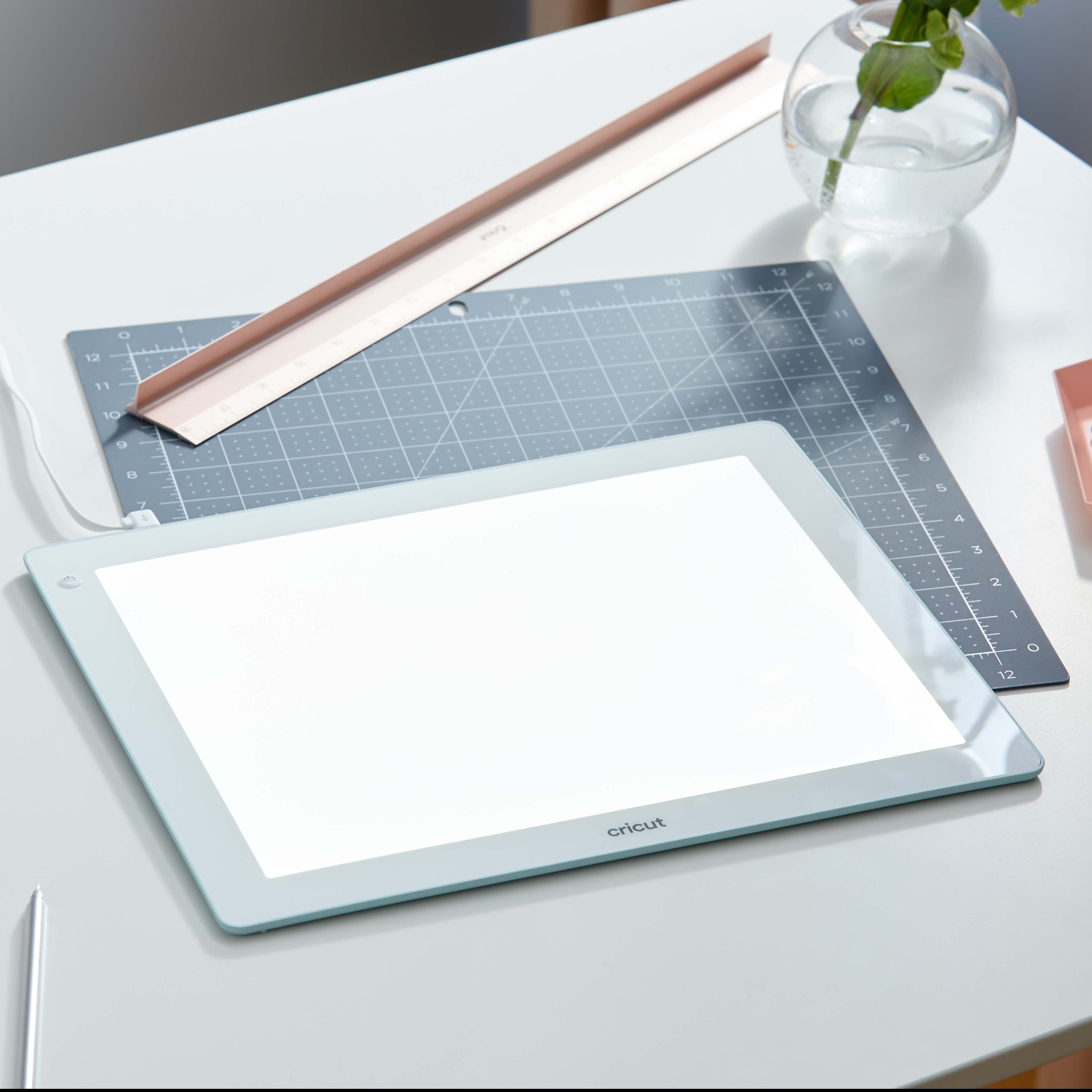 How To Set up The Cricut Bright Pad 