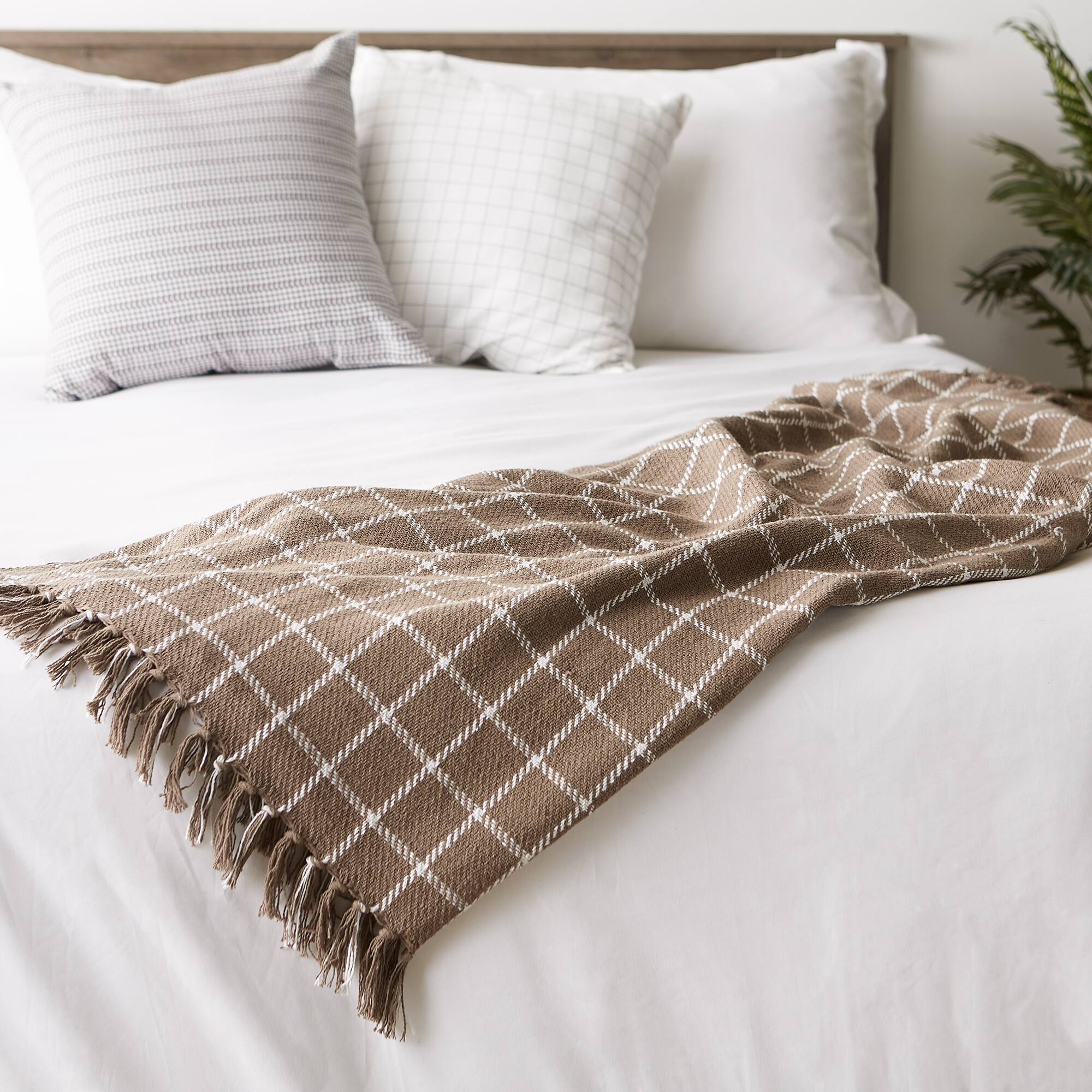 DII&#xAE; Checked Plaid Throw