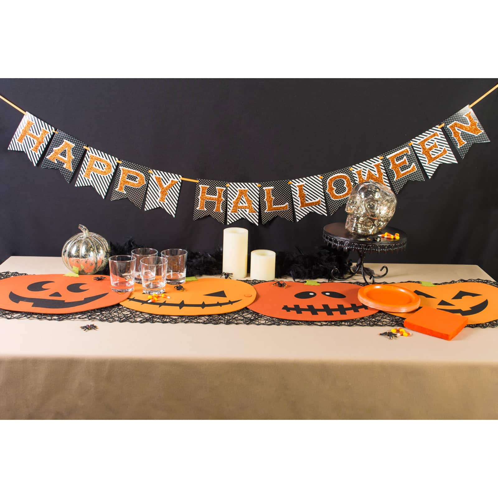 DII&#xAE; Jack-O-Lantern Table Runner and Placemat Set