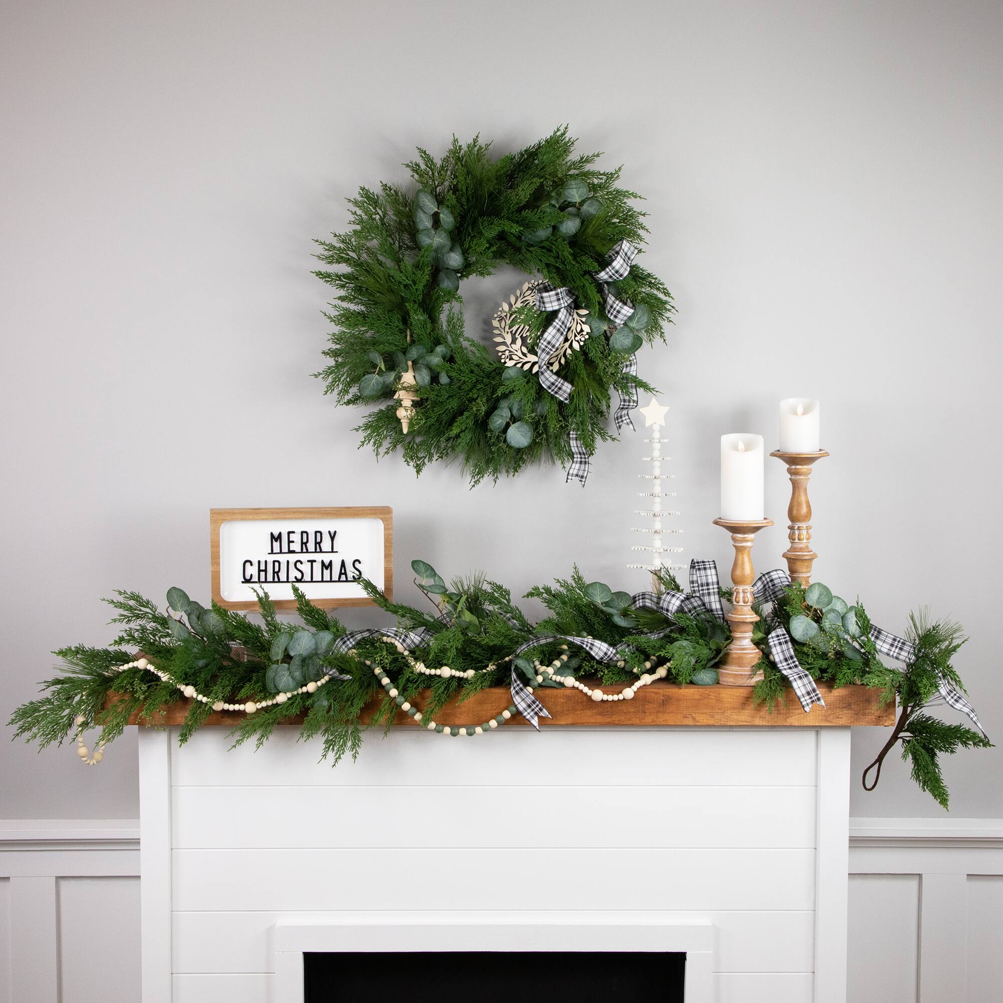24&#x22; Eucalyptus &#x26; Mixed Pine Christmas Wreath