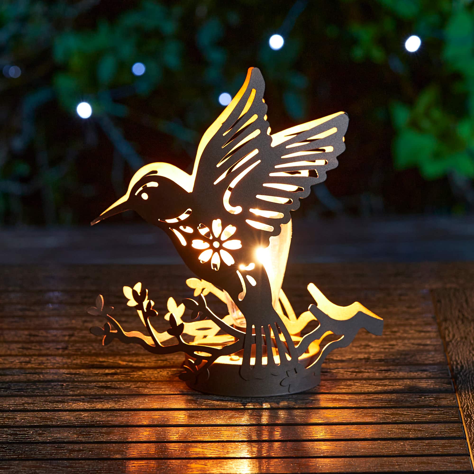 Glitzhome® 9.75" Metal Flying Hummingbird Silhouette Solar Powered Edison Bulb Outdoor Lantern