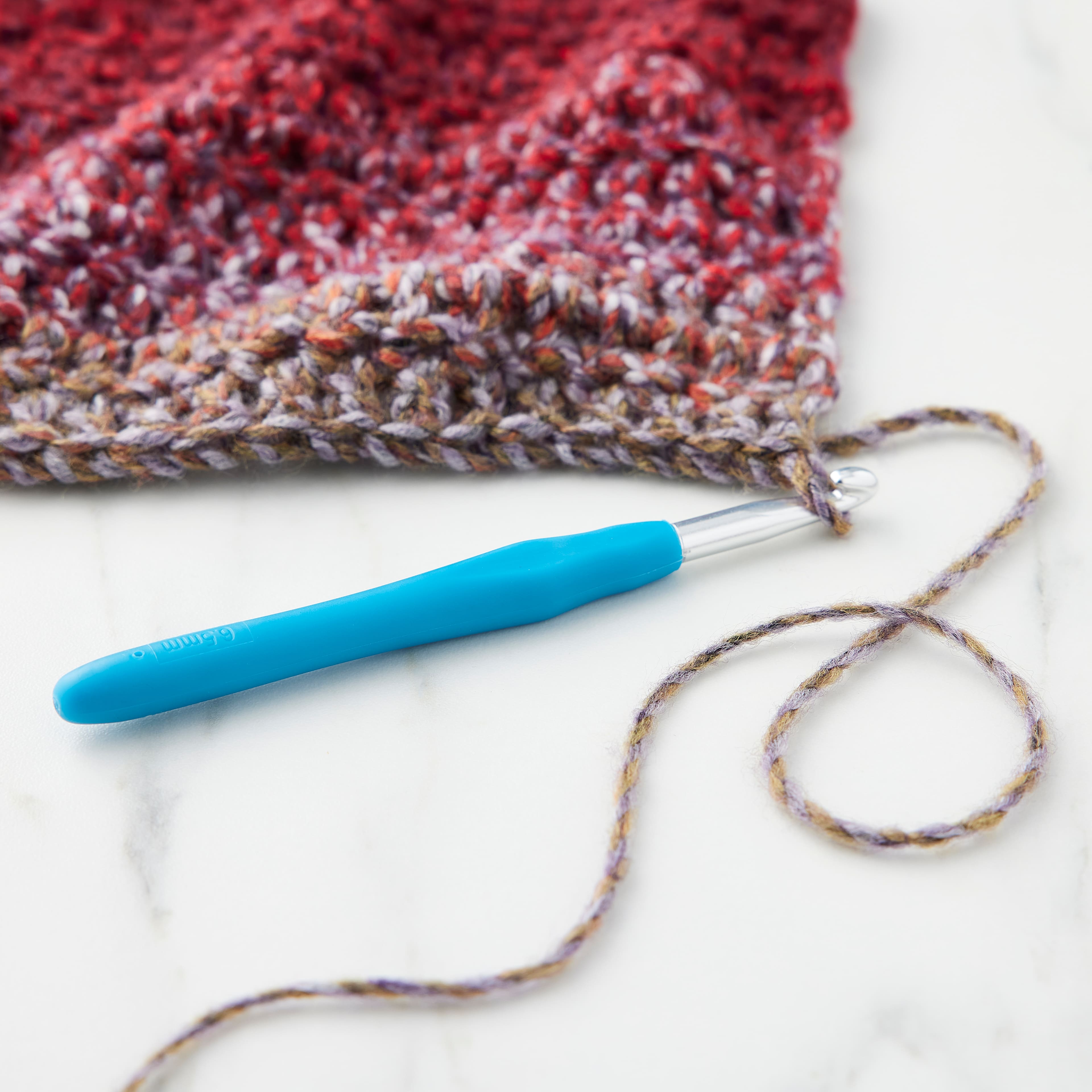 Ergonomic Aluminum Crochet Hook by Loops & Threads®