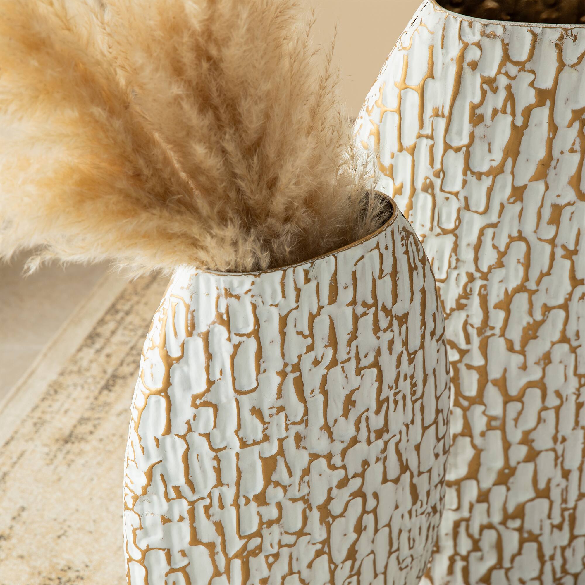 Glitzhome&#xAE; Gold &#x26; White Oval Textured Metal Floor Vases Set