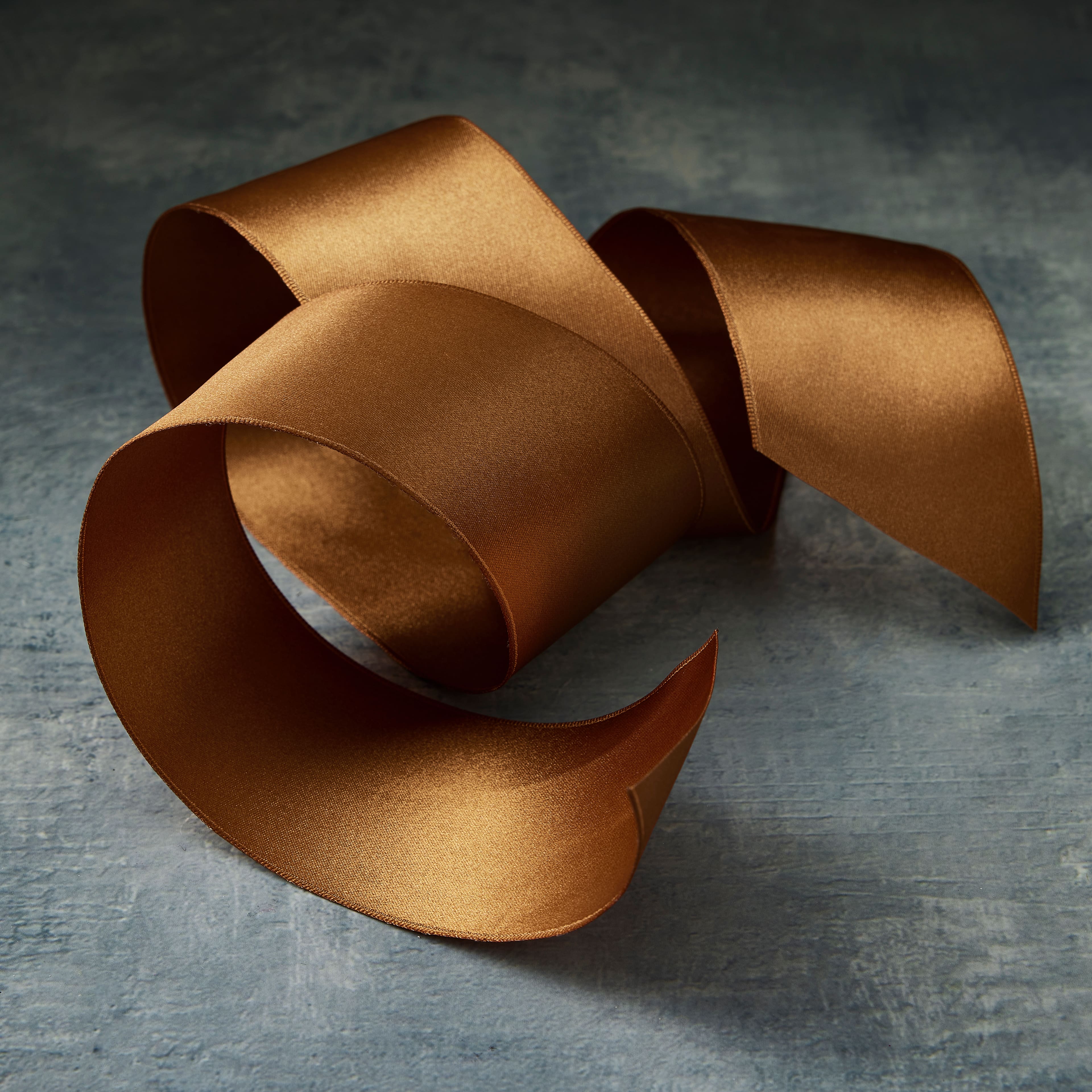 Ruban en satin avec fil de fer, 6,3 cm x 9,1 m de Celebrate It Classique