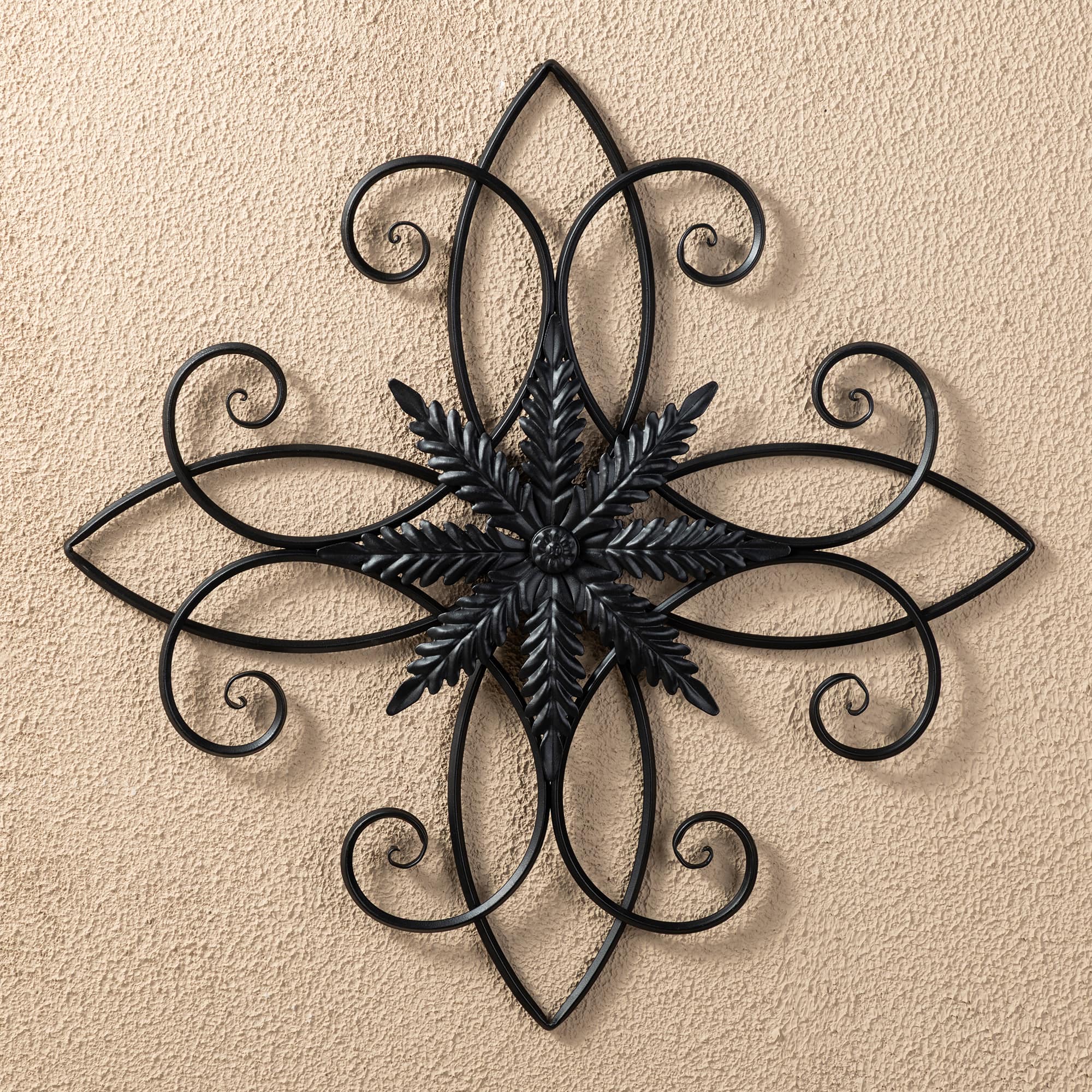 Glitzhome® 20" Traditional Clematis Pattern Iron Scroll Outdoor Wall Decor