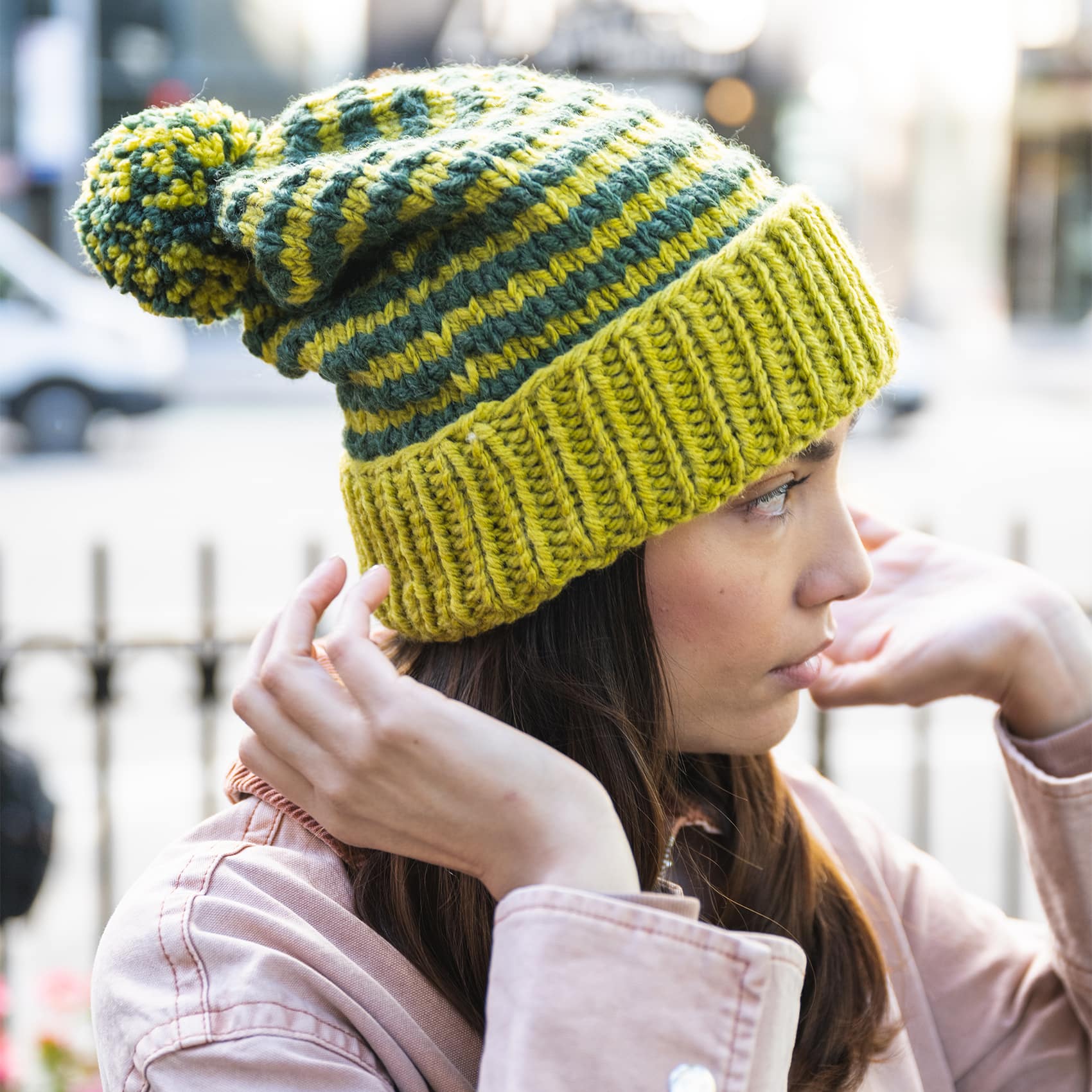 Laine Hue + Me Two of Wands de Lion Brand