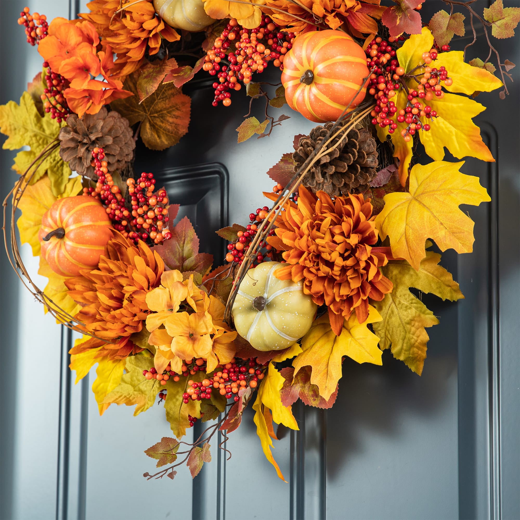 Glitzhome&#xAE; 24&#x22; Fall Dahlia, Pumpkin, Leaf &#x26; Berry Wreath