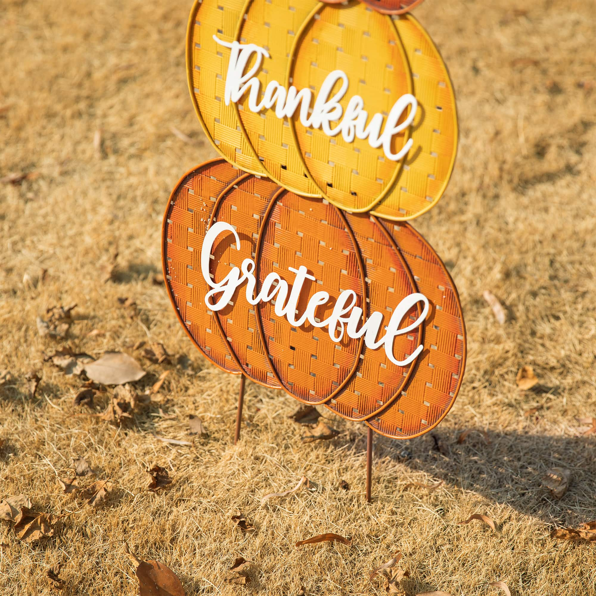 Glitzhome&#xAE; 35.5&#x22; Thanksgiving Metal Stacked Pumpkins Yard Stake