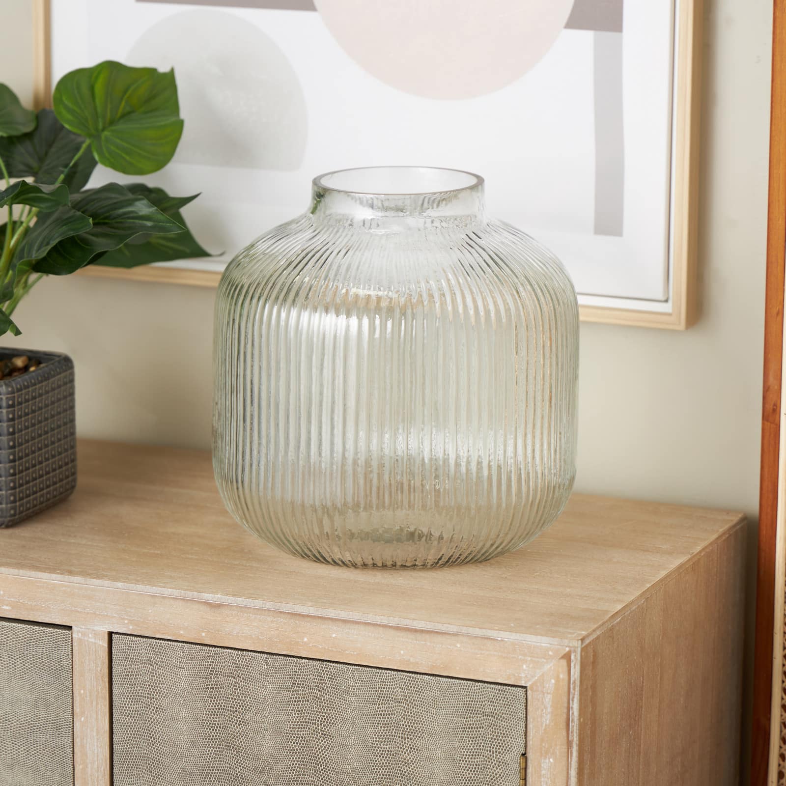 11&#x22; Clear Glass Short Round Ribbed Decorative Vase