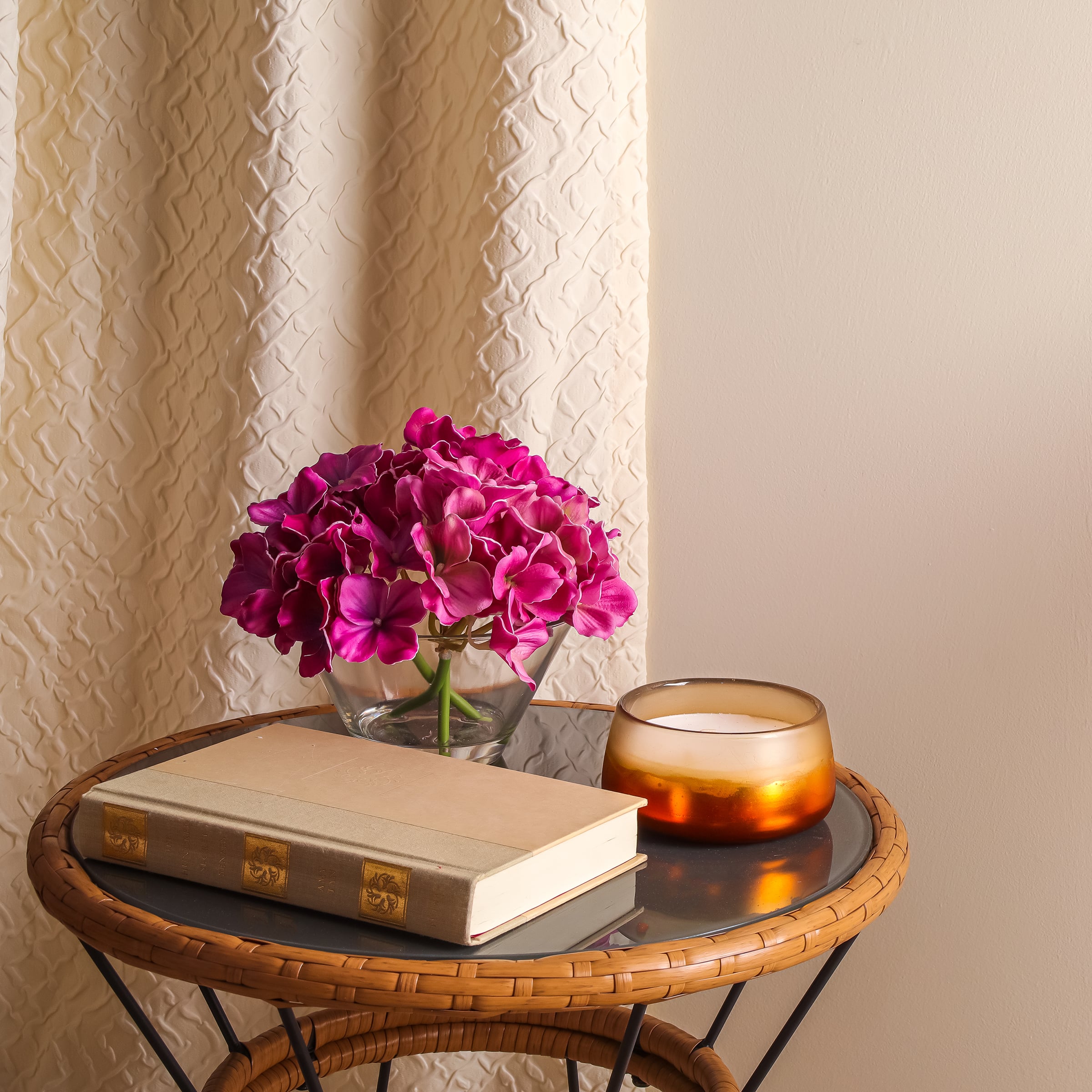 8" Hydrangea in Glass Vase