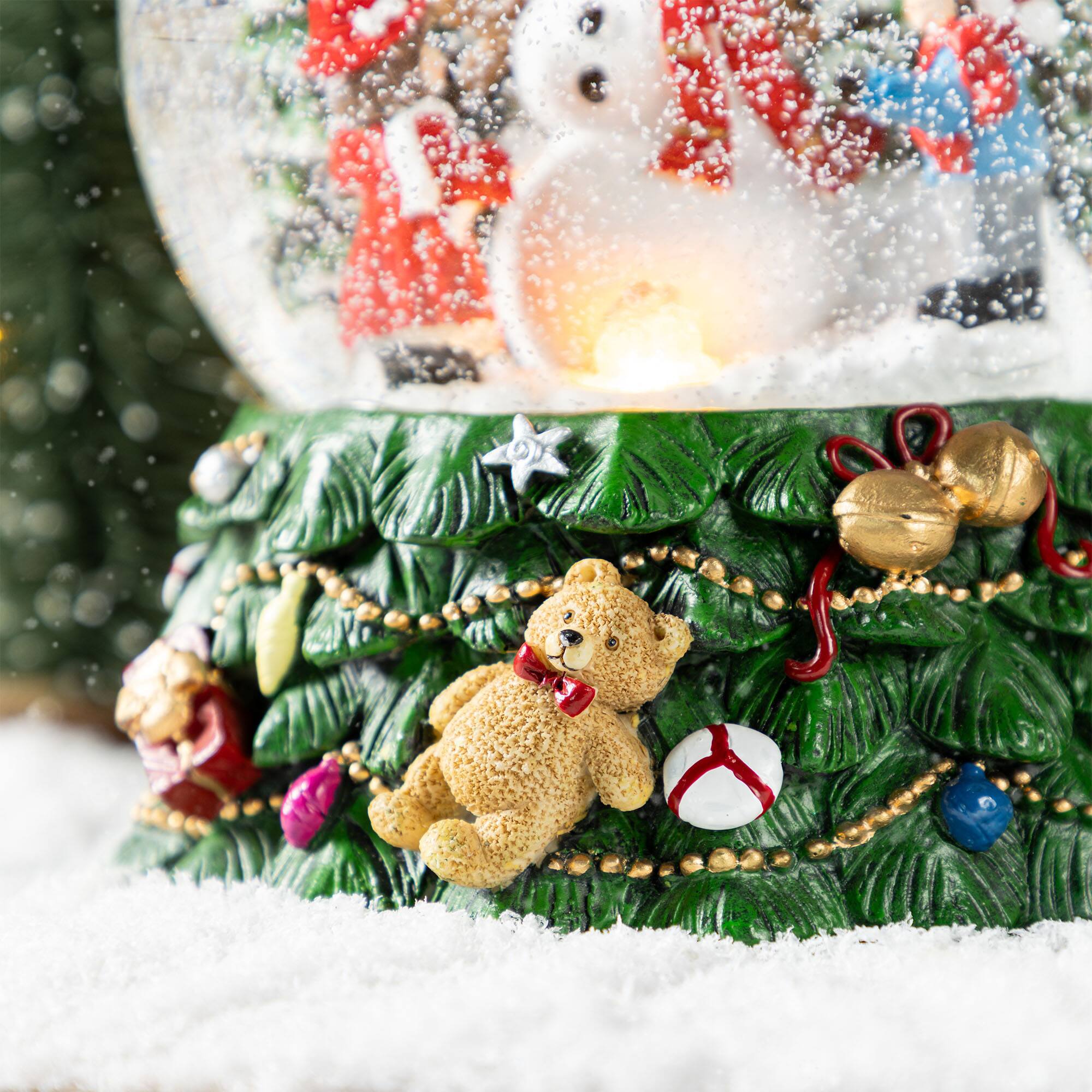 Glitzhome&#xAE; 150mm Christmas Resin Lighted Musical Snowflakes Snowman Waterglobe