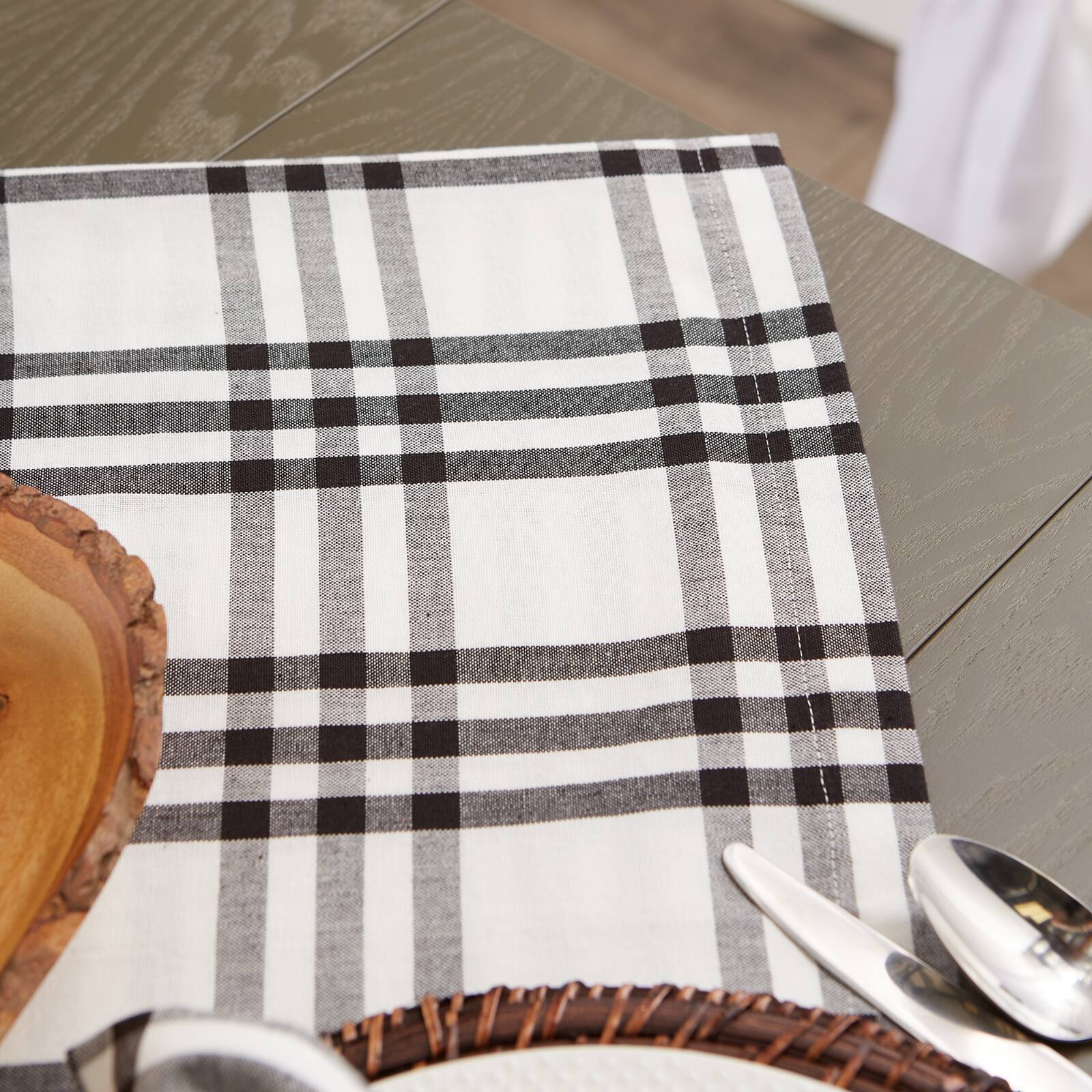 DII® Black & White Homestead Plaid Tablecloth