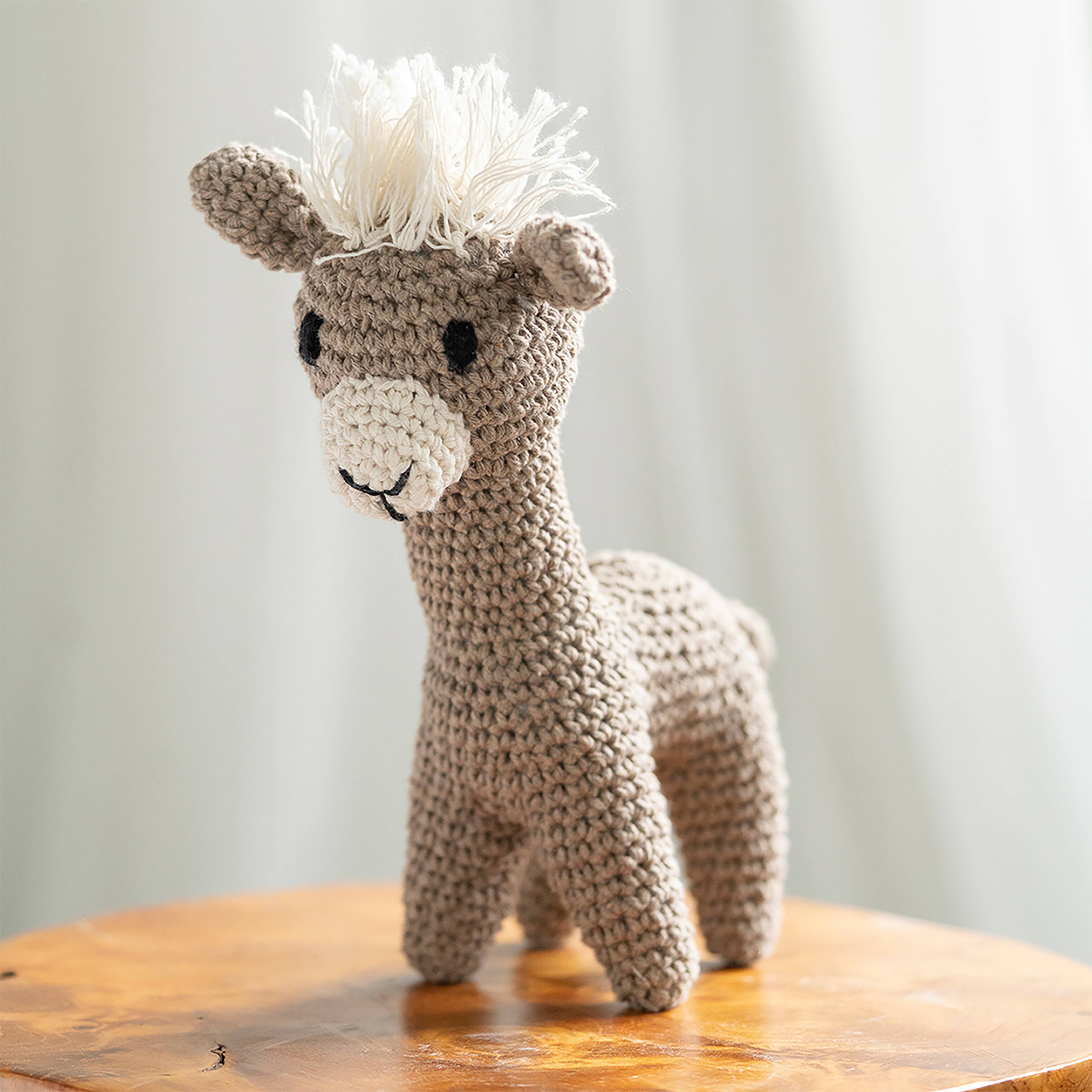 Hoooked Laurie the Llama DIY Crochet Kit