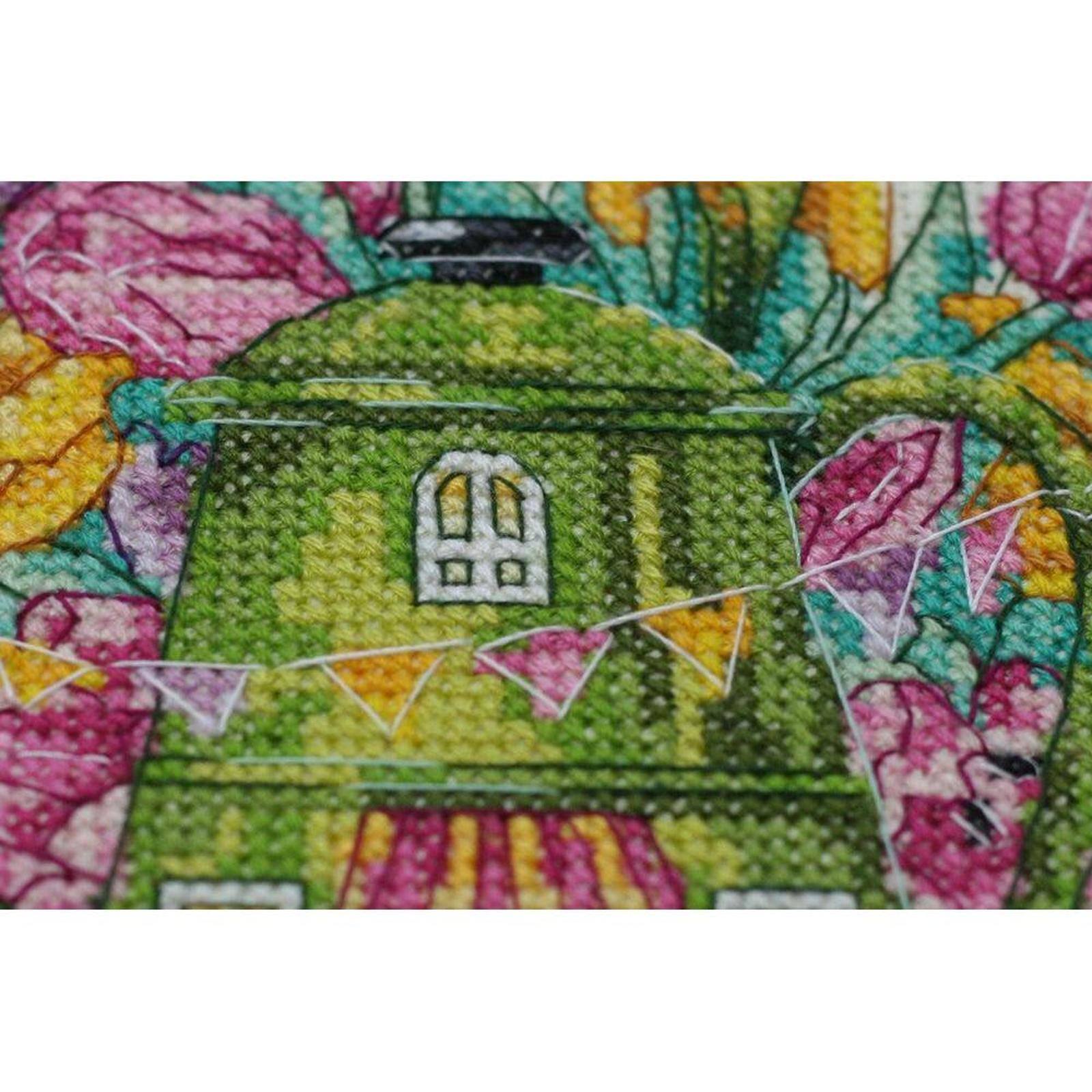 Abris Art Berry Cupcake Cross Stitch Kit