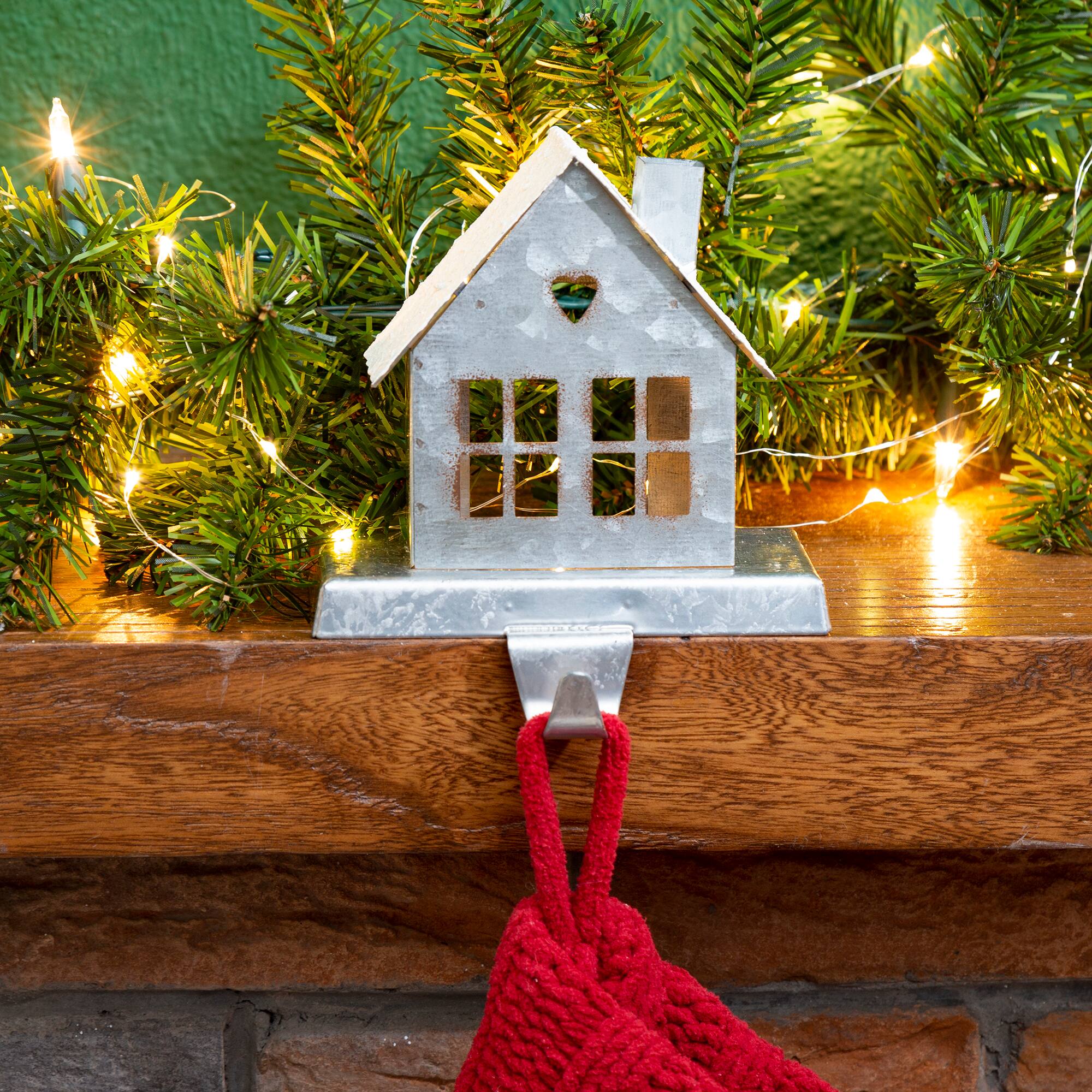 Glitzhome&#xAE; 6&#x22; Galvanized House Stocking Holder