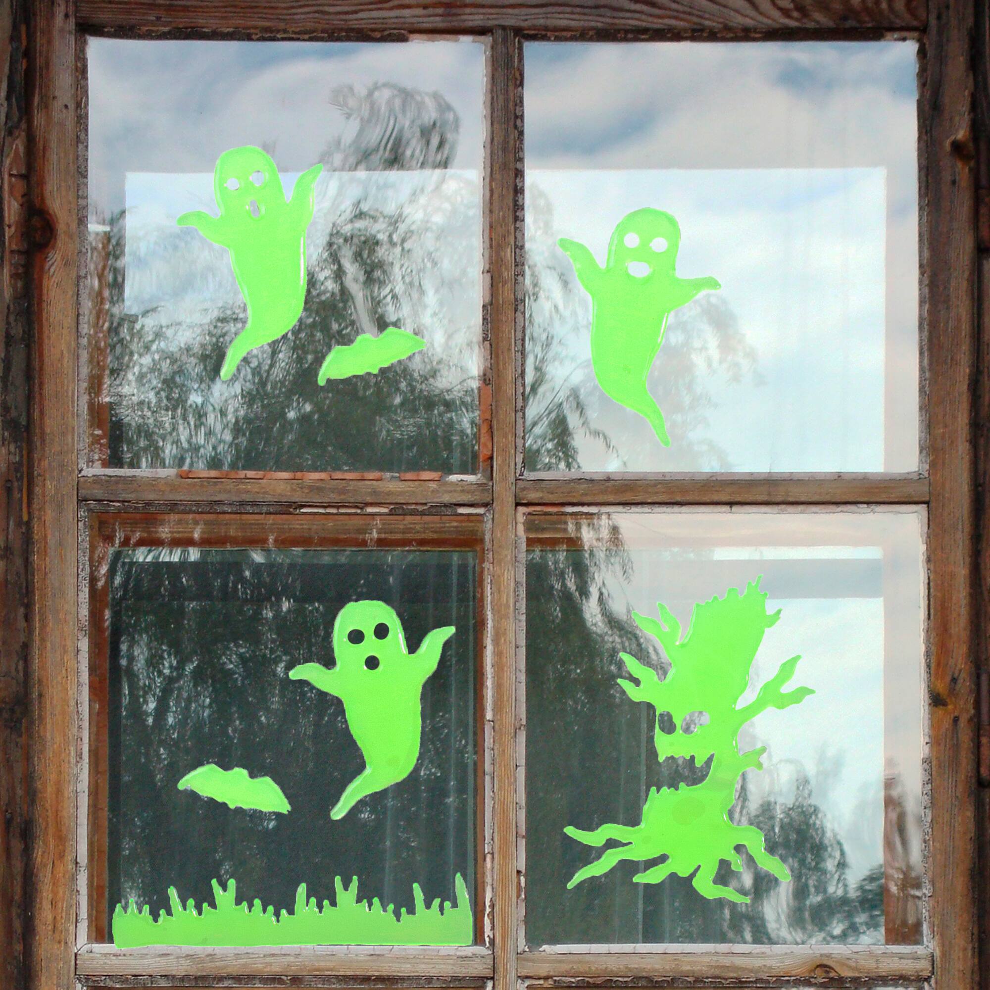 Glow in the Dark Evil Tree & Ghosts Halloween Gel Window Clings