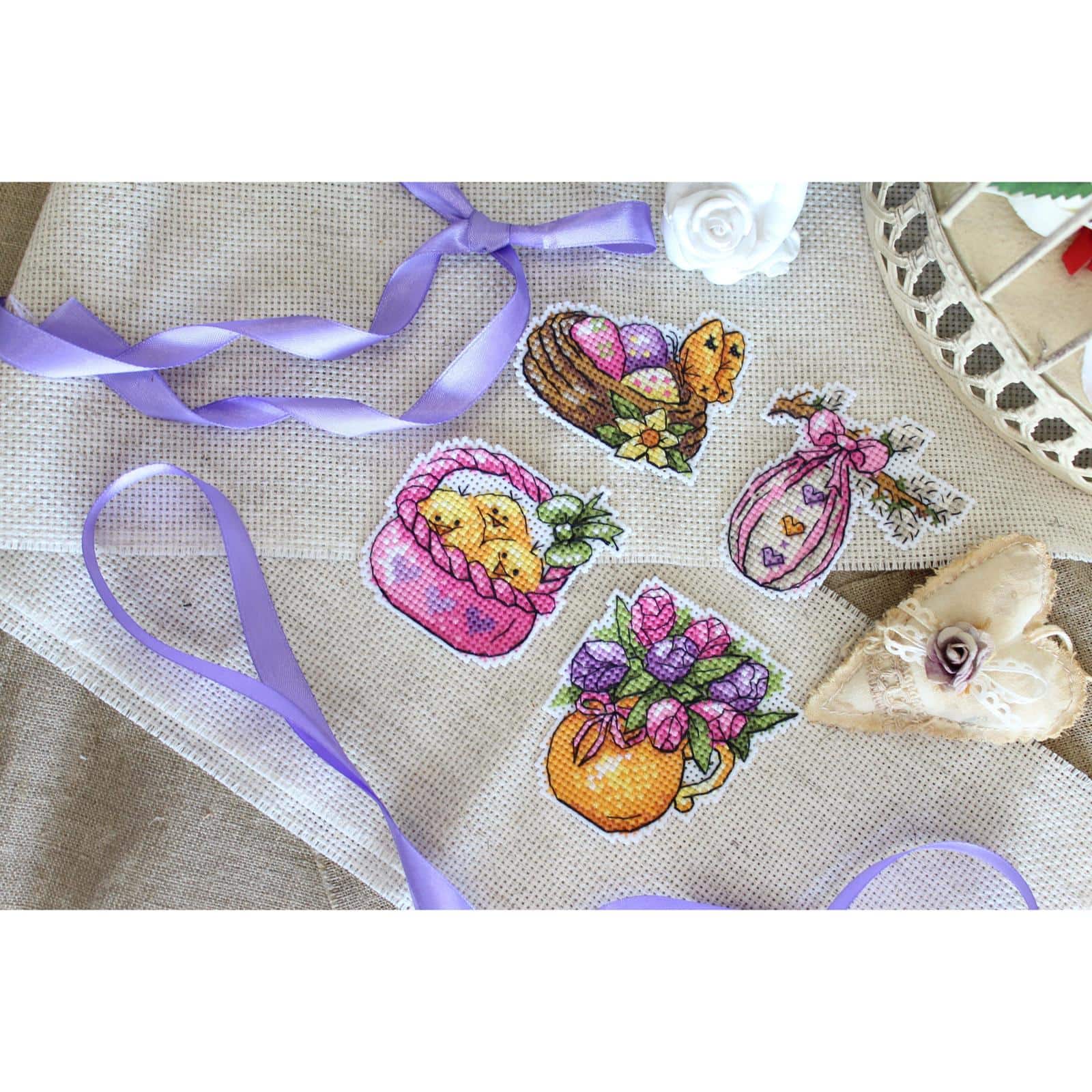 MP Studia Chickens & Willow Plastic Canvas Counted Cross Stitch Kit