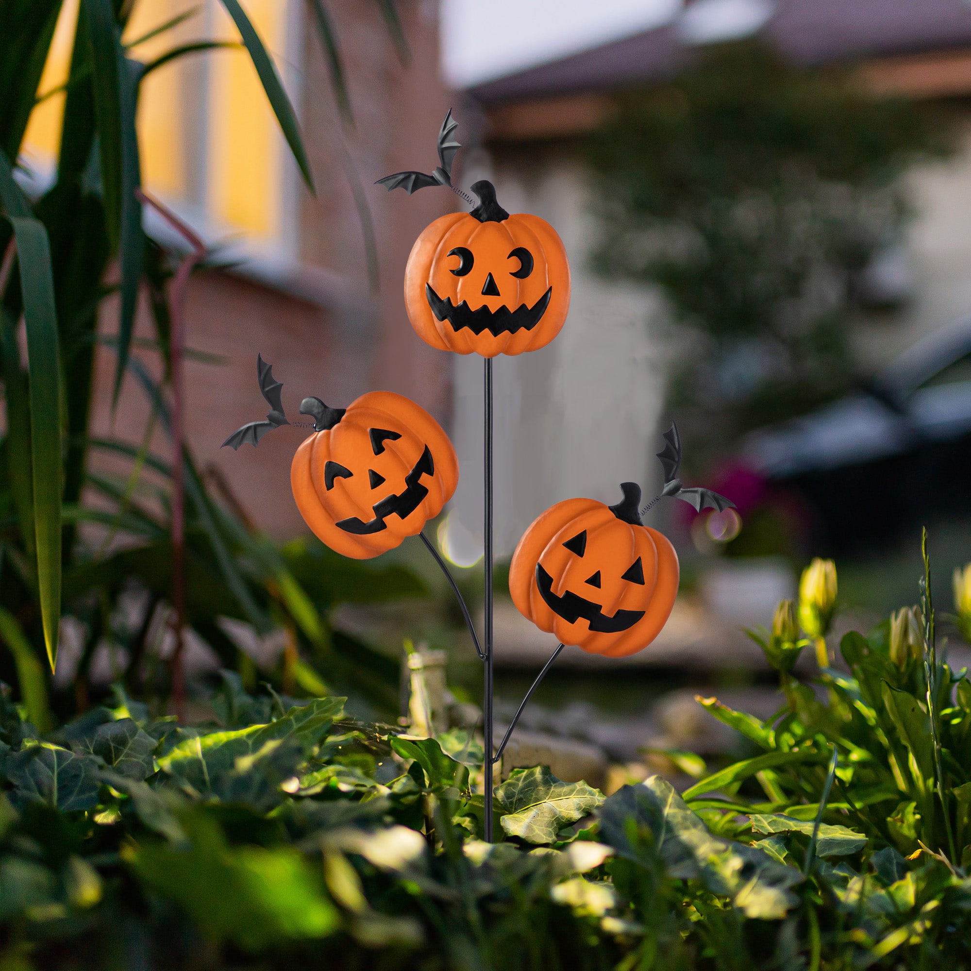 Glitzhome&#xAE; 39.5&#x22;H Halloween Metal Triple Pumpkin with Spring Bats Yard Stake
