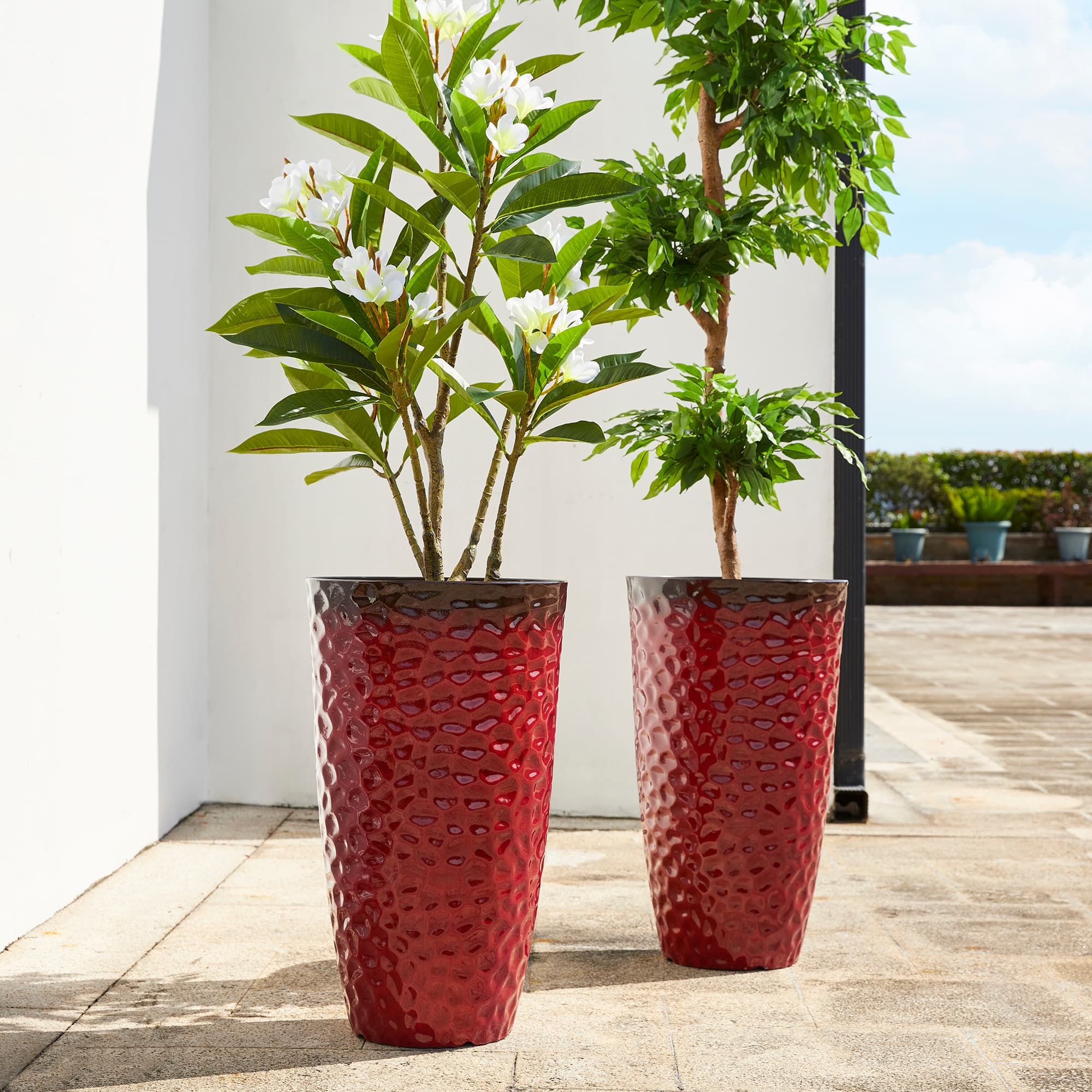 Glitzhome&#xAE; 23.75&#x22; Eco-Friendly Honeycomb Textured Red Tall Plastic Planters, 2ct.