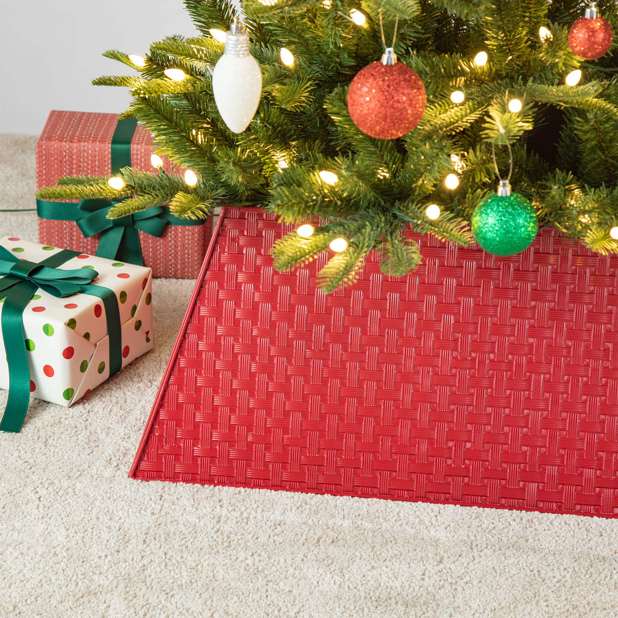 Glitzhome® 25.75" Red Trapezoid Metal Weave Tree Collar