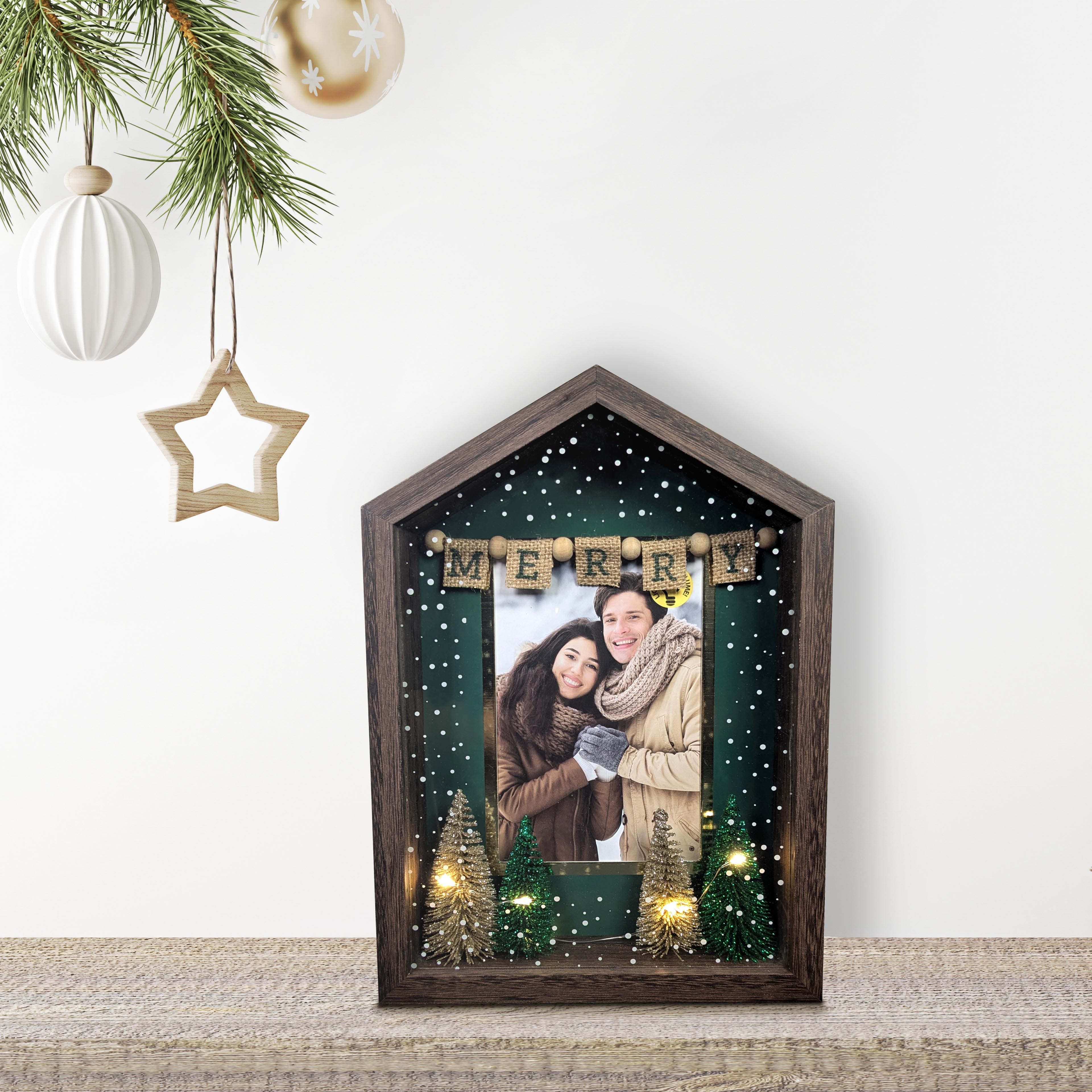 4&#x22; x 6&#x22; LED Merry House Tabletop Frame by Studio D&#xE9;cor&#xAE;