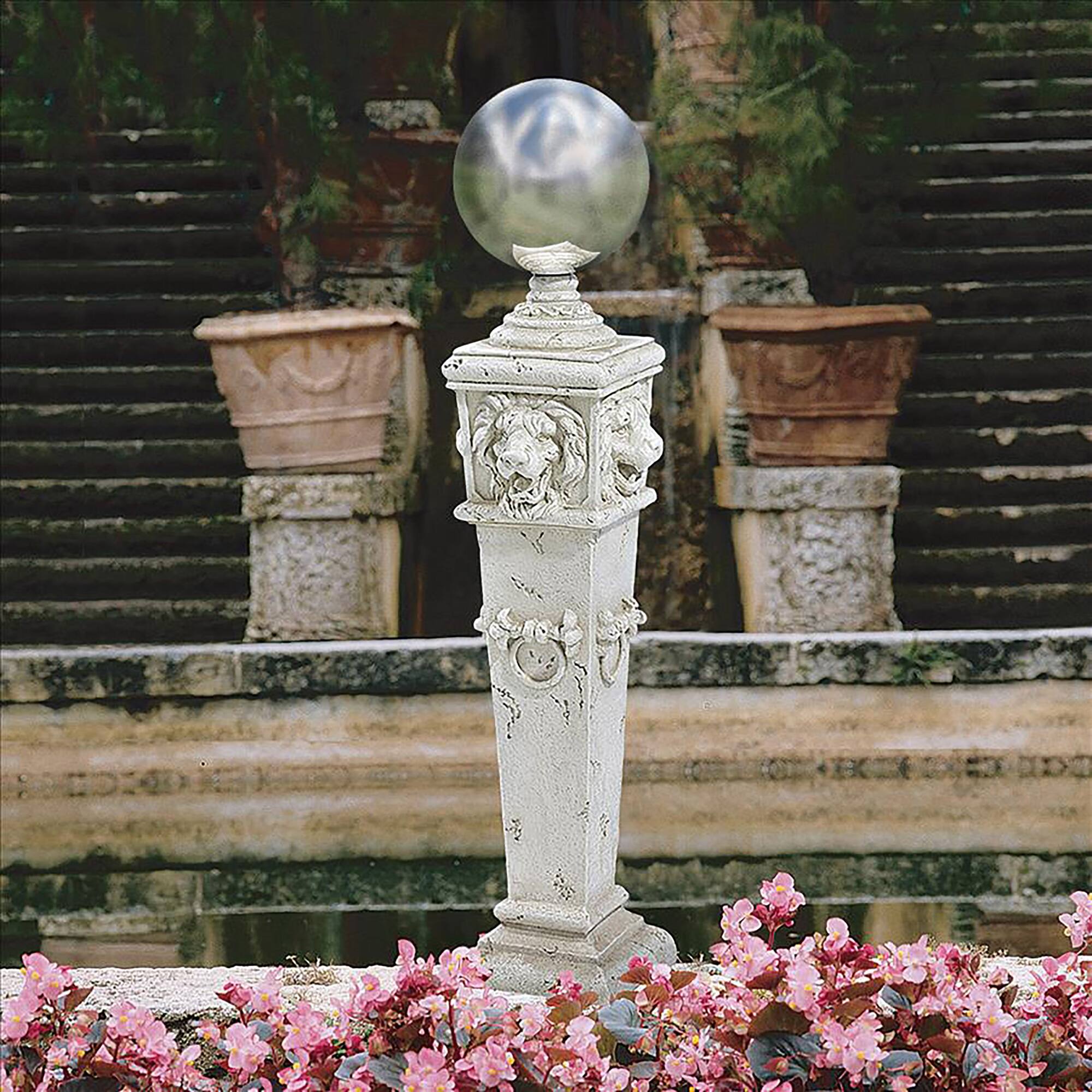Design Toscano Lion Head Gazing Globe Garden Pillar Statue